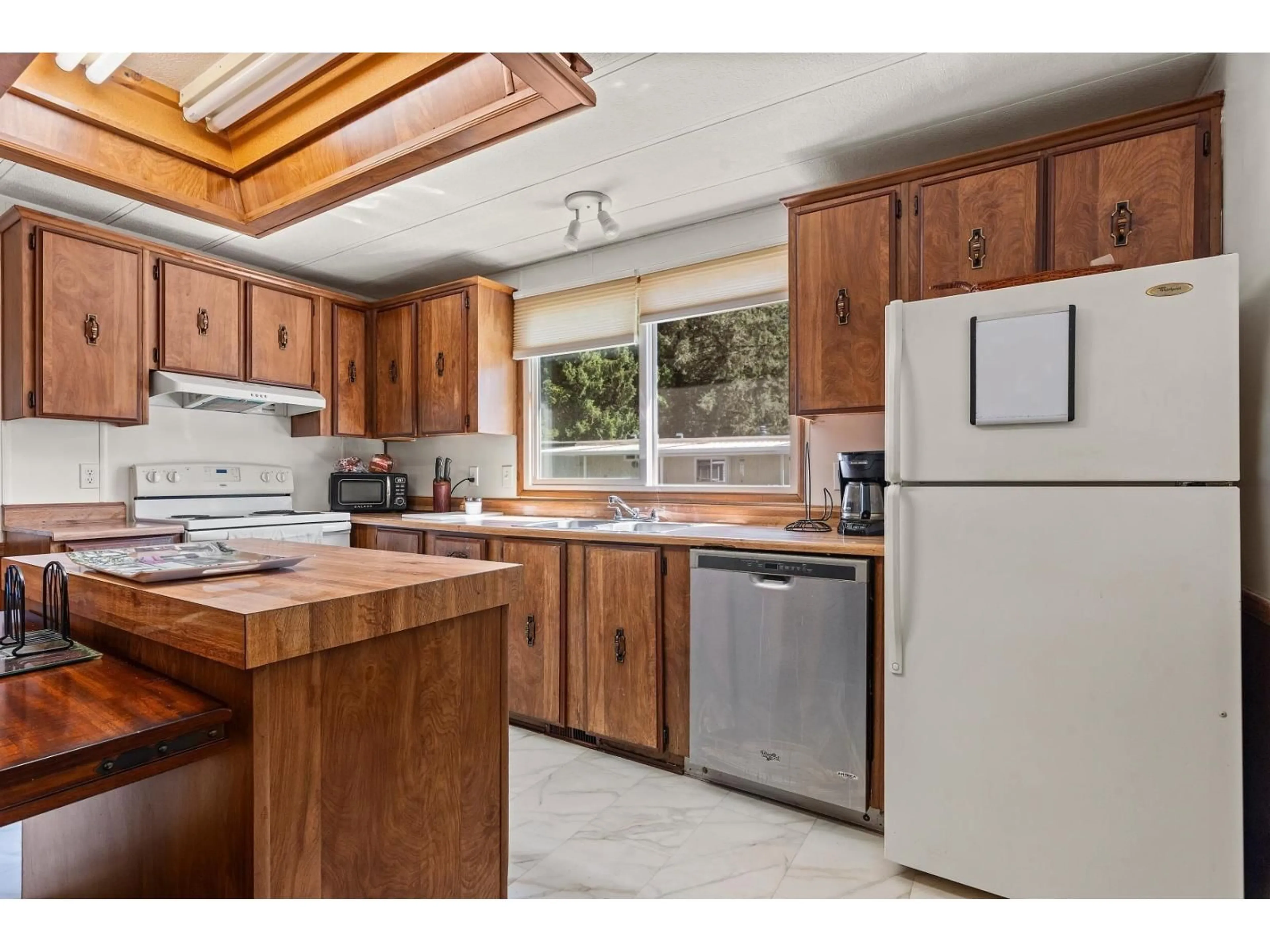 Standard kitchen, unknown for 32 - 2305 200 STREET, Langley British Columbia V2Z1Z2