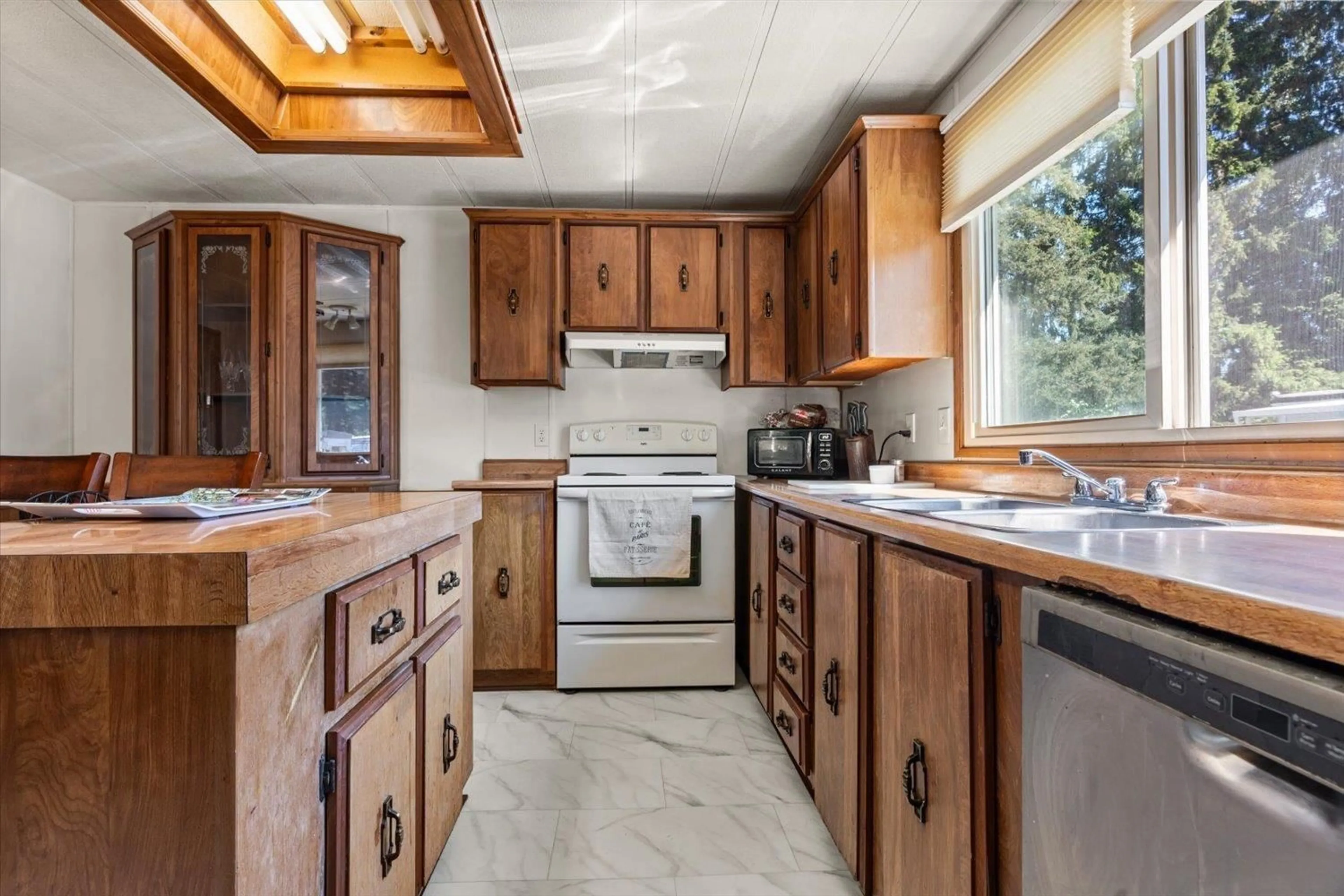 Standard kitchen, unknown for 32 - 2305 200 STREET, Langley British Columbia V2Z1Z2