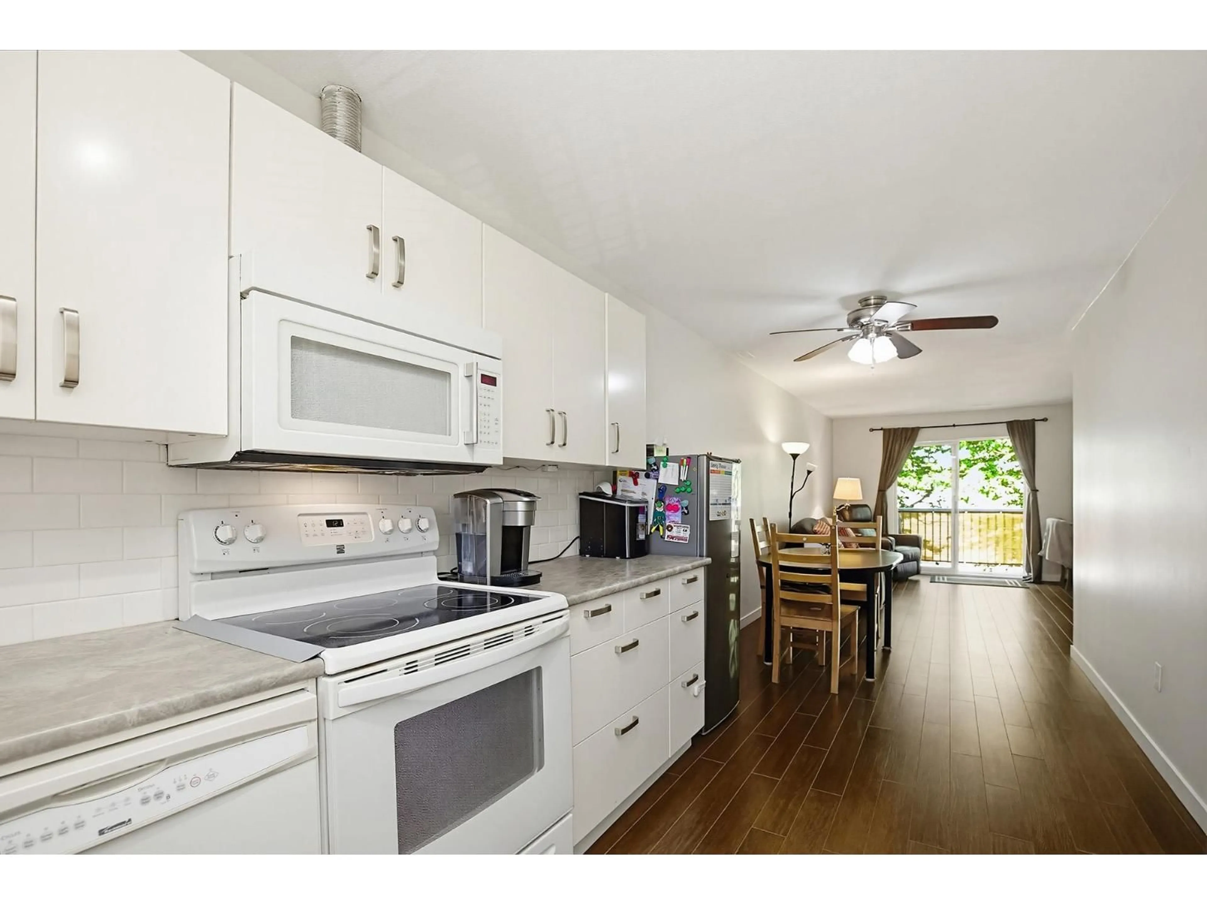 Open concept kitchen, unknown for 34 - 45435 KNIGHT ROAD, Chilliwack British Columbia V2R3E8