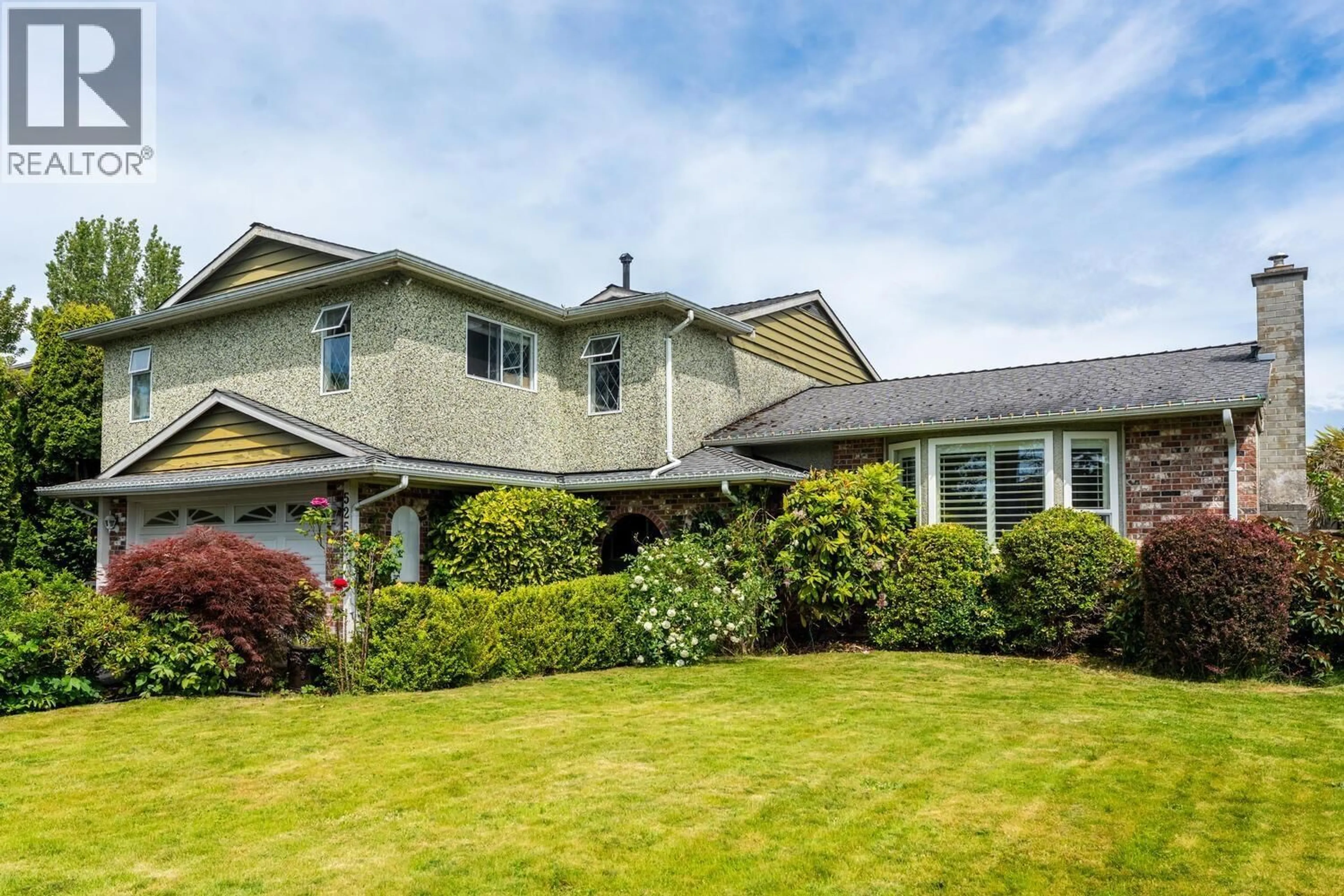 A pic from outside/outdoor area/front of a property/back of a property/a pic from drone, street for 5259 OAK PLACE, Delta British Columbia V4K1L8