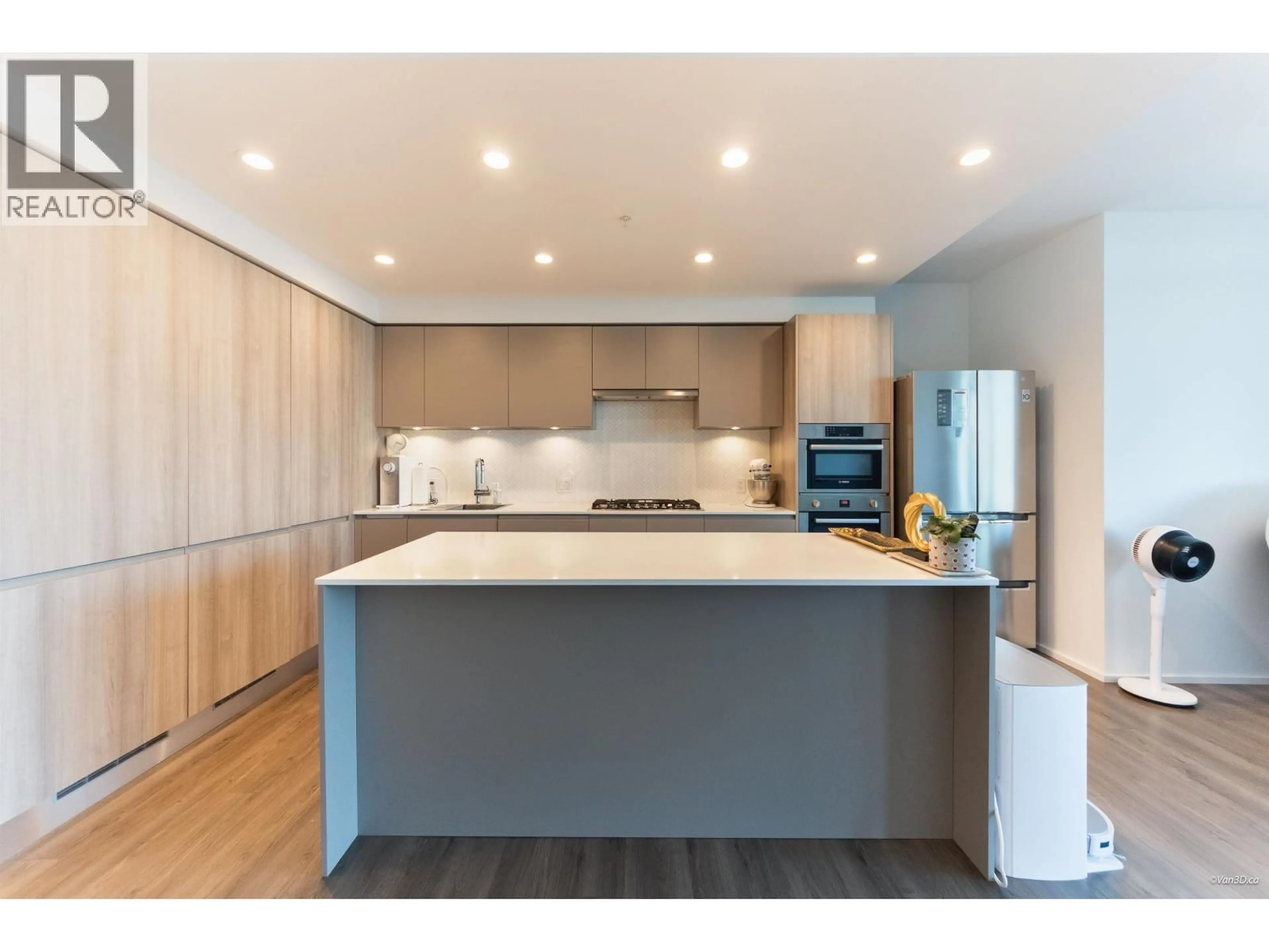 Contemporary kitchen, unknown for 4401 - 3833 EVERGREEN PLACE, Burnaby British Columbia V3J0M2