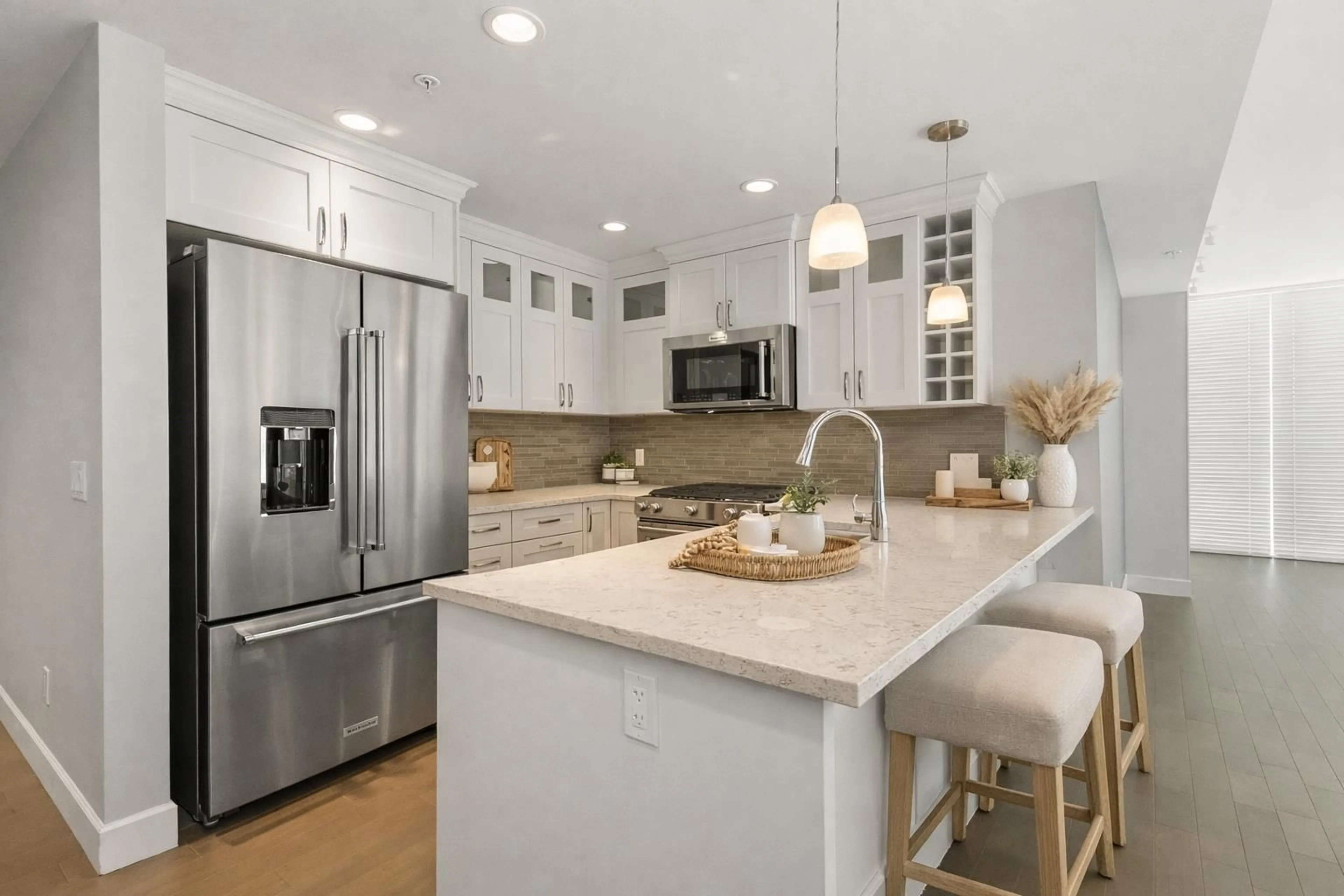 Open concept kitchen, ceramic/tile floor for 2206 - 2180 GLADWIN ROAD, Abbotsford British Columbia V2S0H4