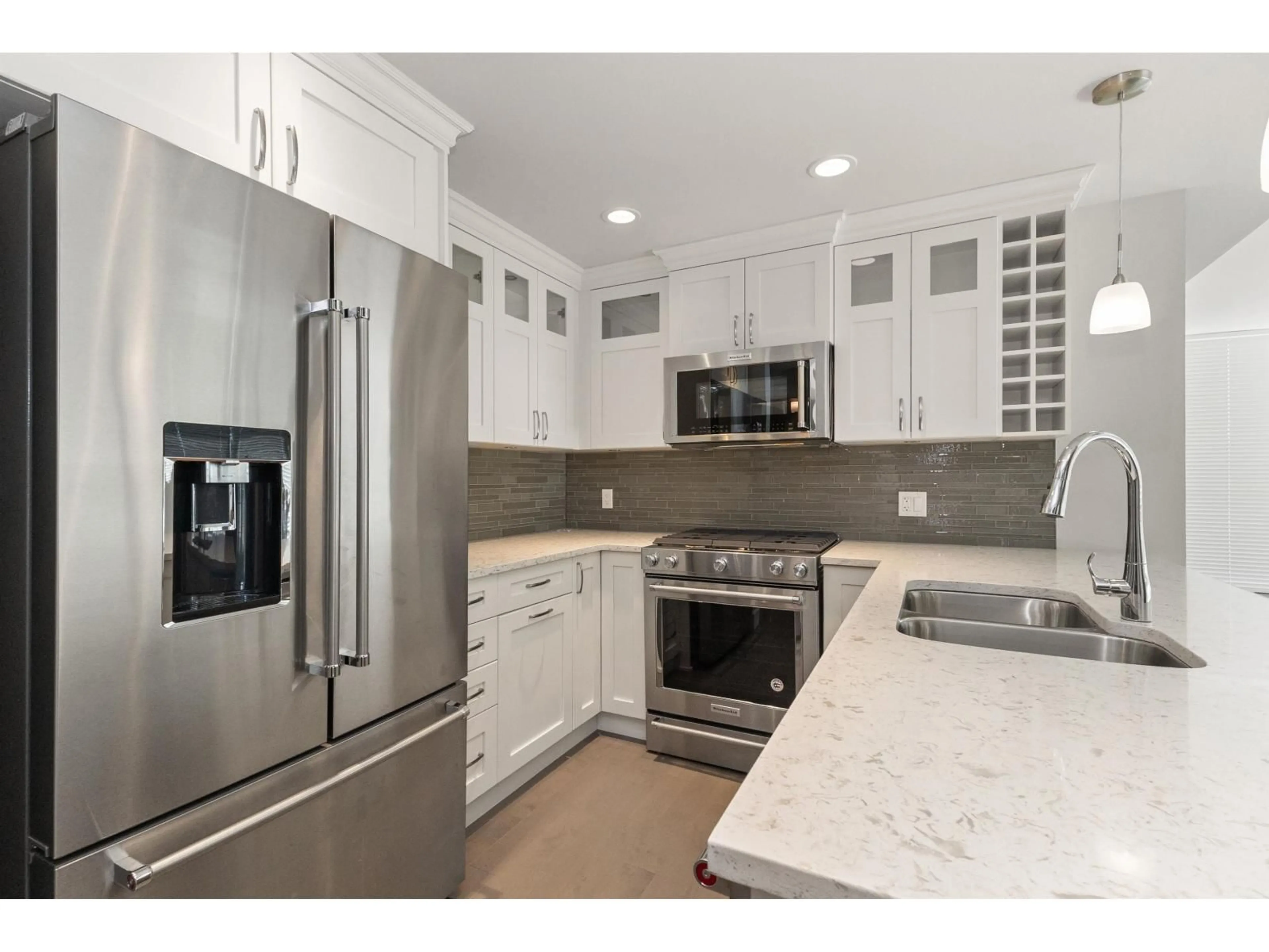 Contemporary kitchen, ceramic/tile floor for 2206 - 2180 GLADWIN ROAD, Abbotsford British Columbia V2S0H4