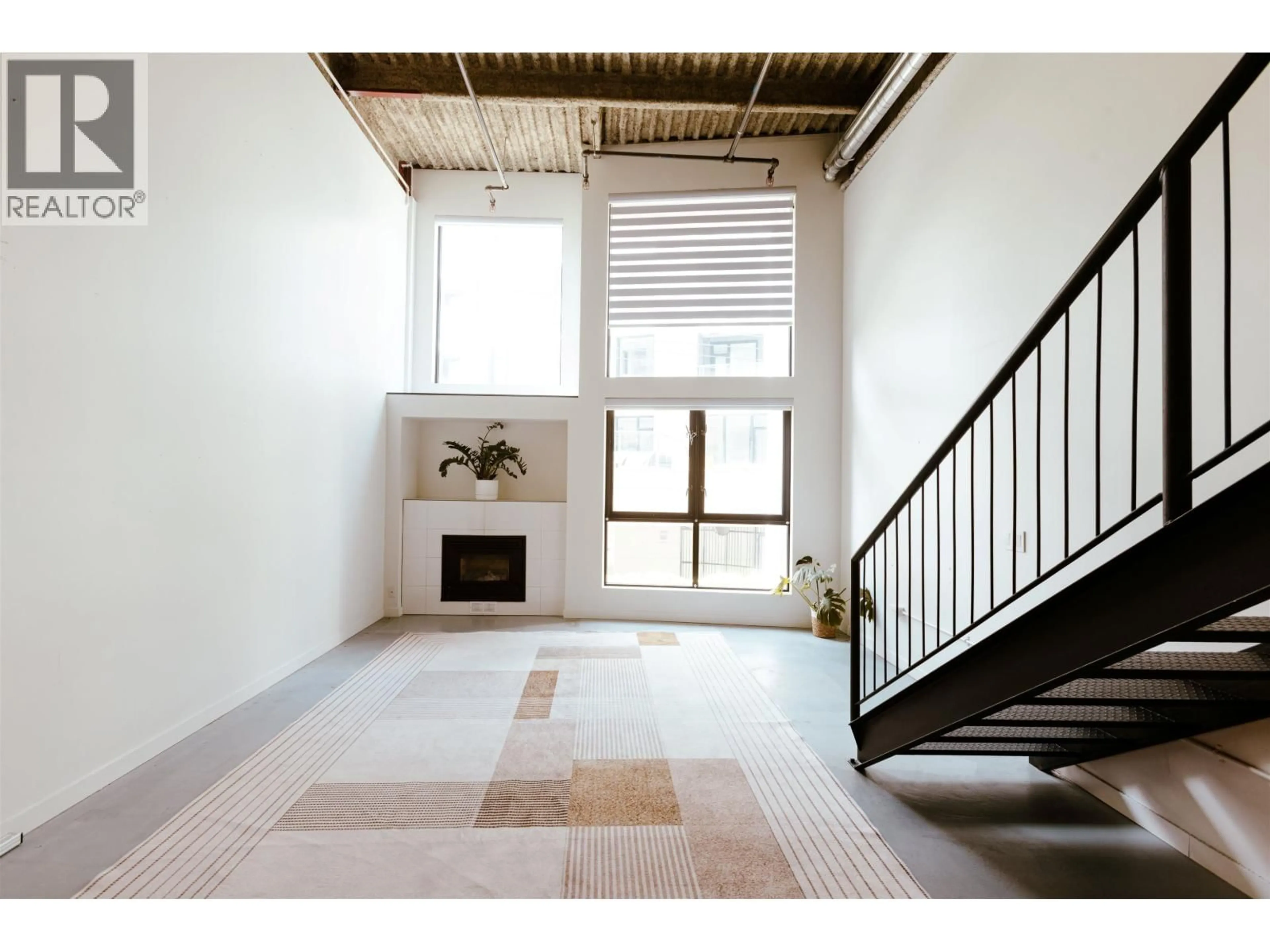 Indoor foyer for 205 - 234 5TH AVENUE, Vancouver British Columbia V5T1H3