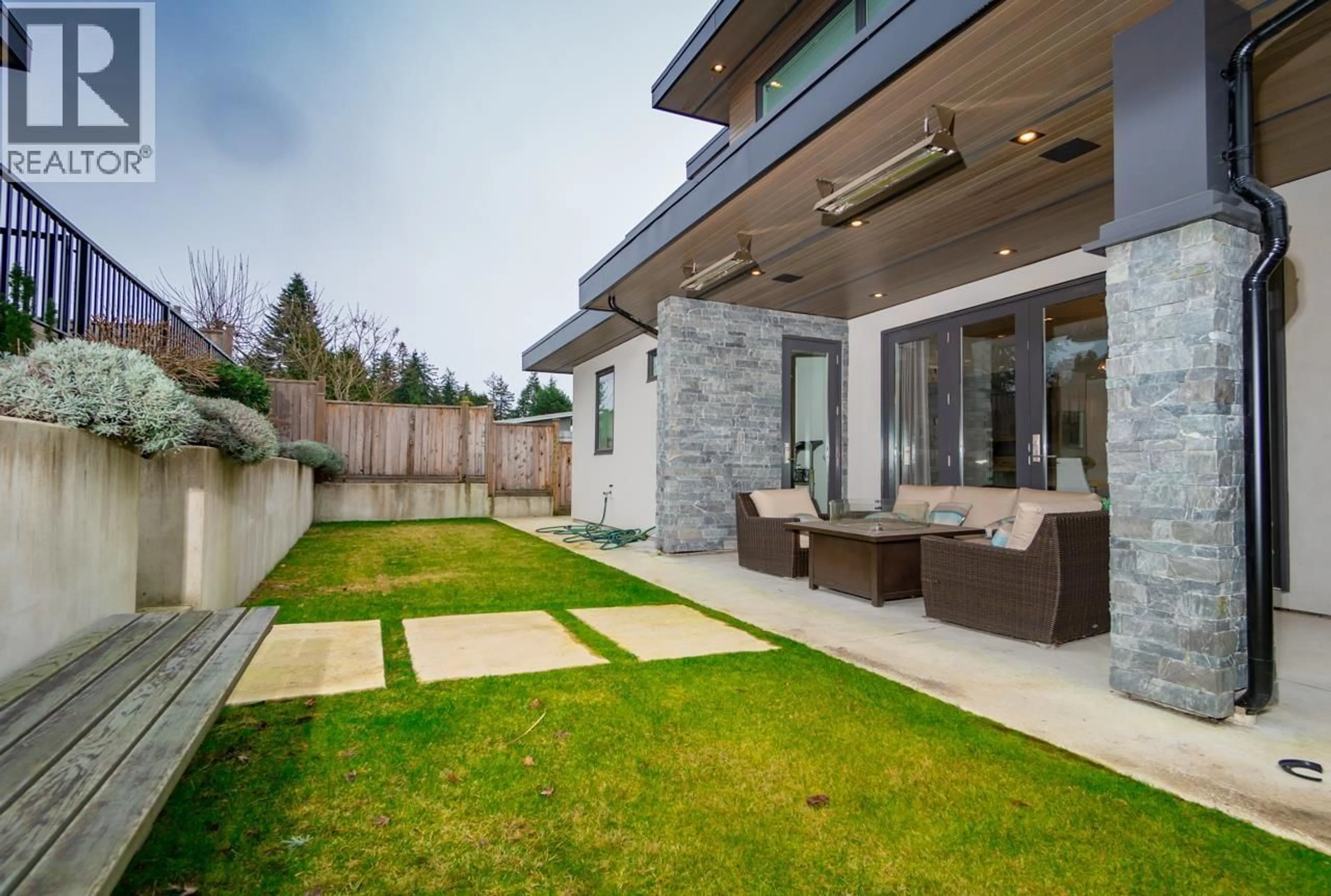 Patio, street for 1465 JEFFERSON AVENUE, West Vancouver British Columbia V7T2B6