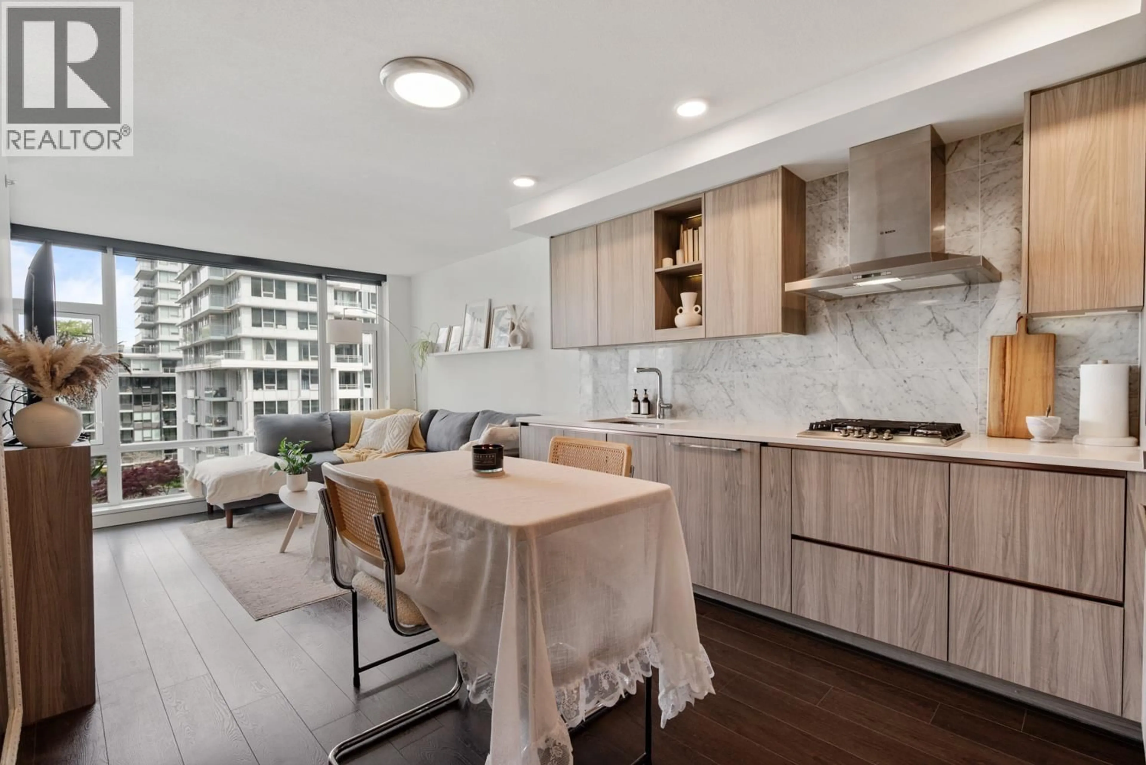 Open concept kitchen, unknown for 911 - 8800 HAZELBRIDGE WAY, Richmond British Columbia V6X0S3