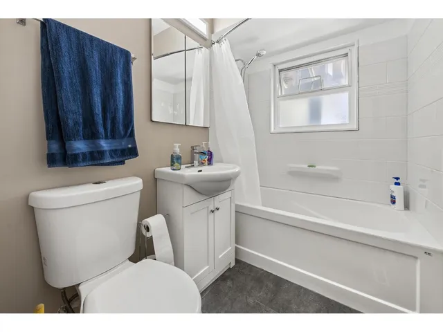 10096 HELEN DRIVE, Surrey 5