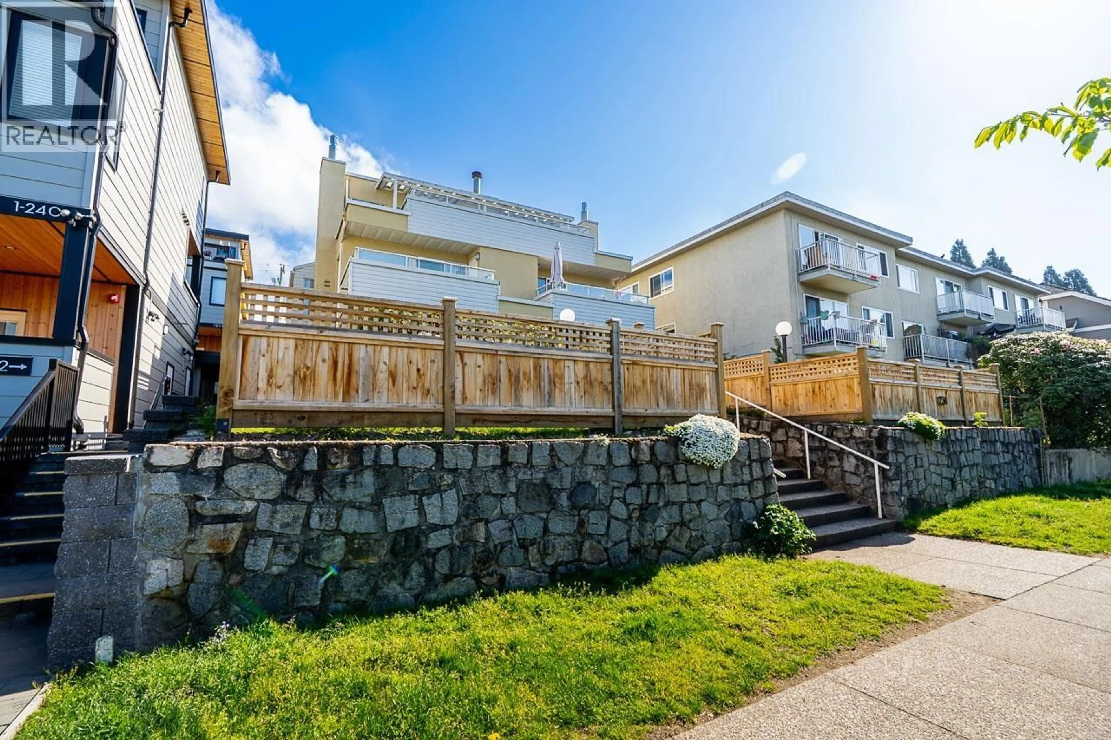 Patio, unknown for 238 4TH STREET, North Vancouver British Columbia V7M1H7
