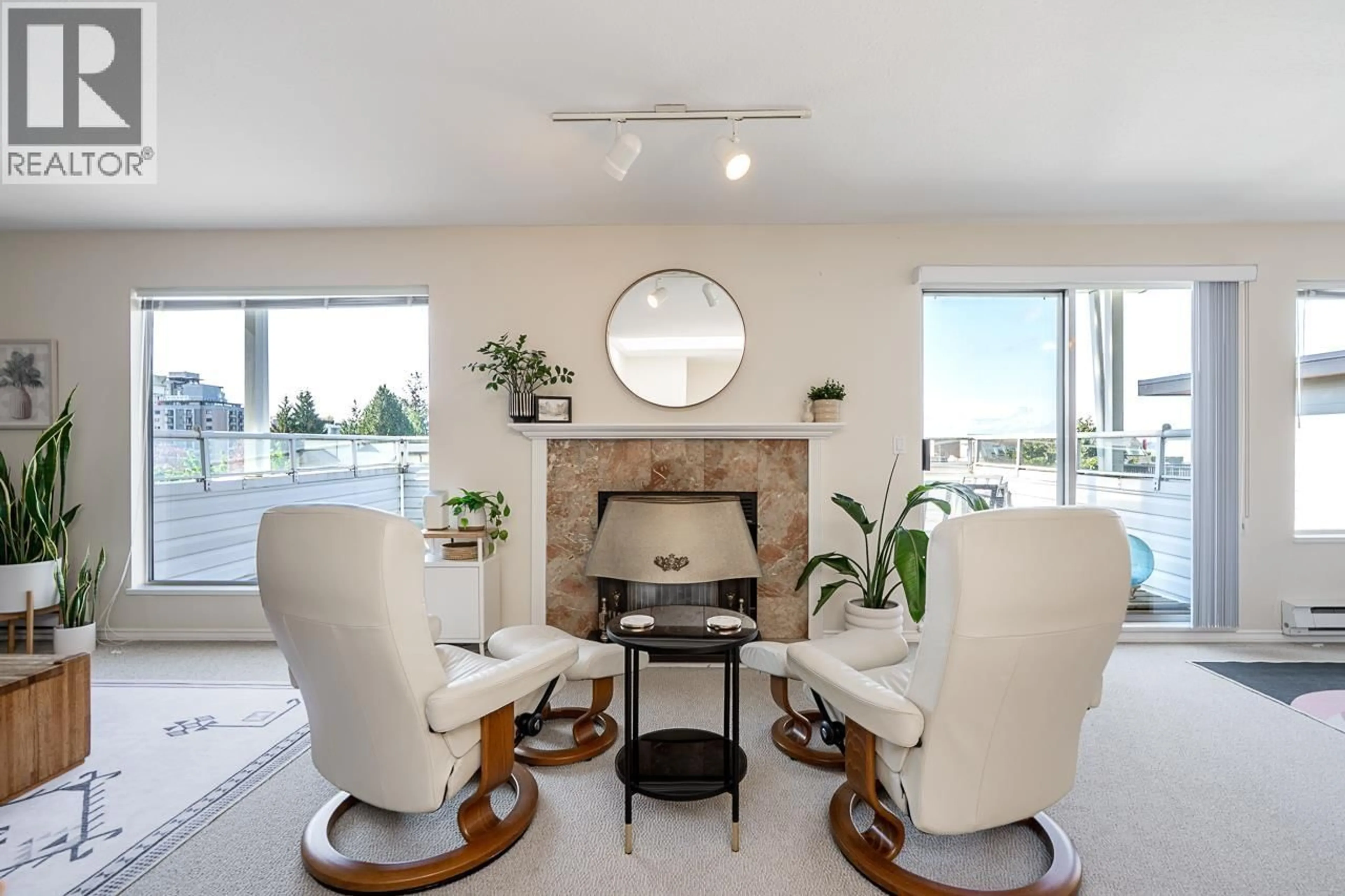 Living room with furniture, ceramic/tile floor for 238 4TH STREET, North Vancouver British Columbia V7M1H7