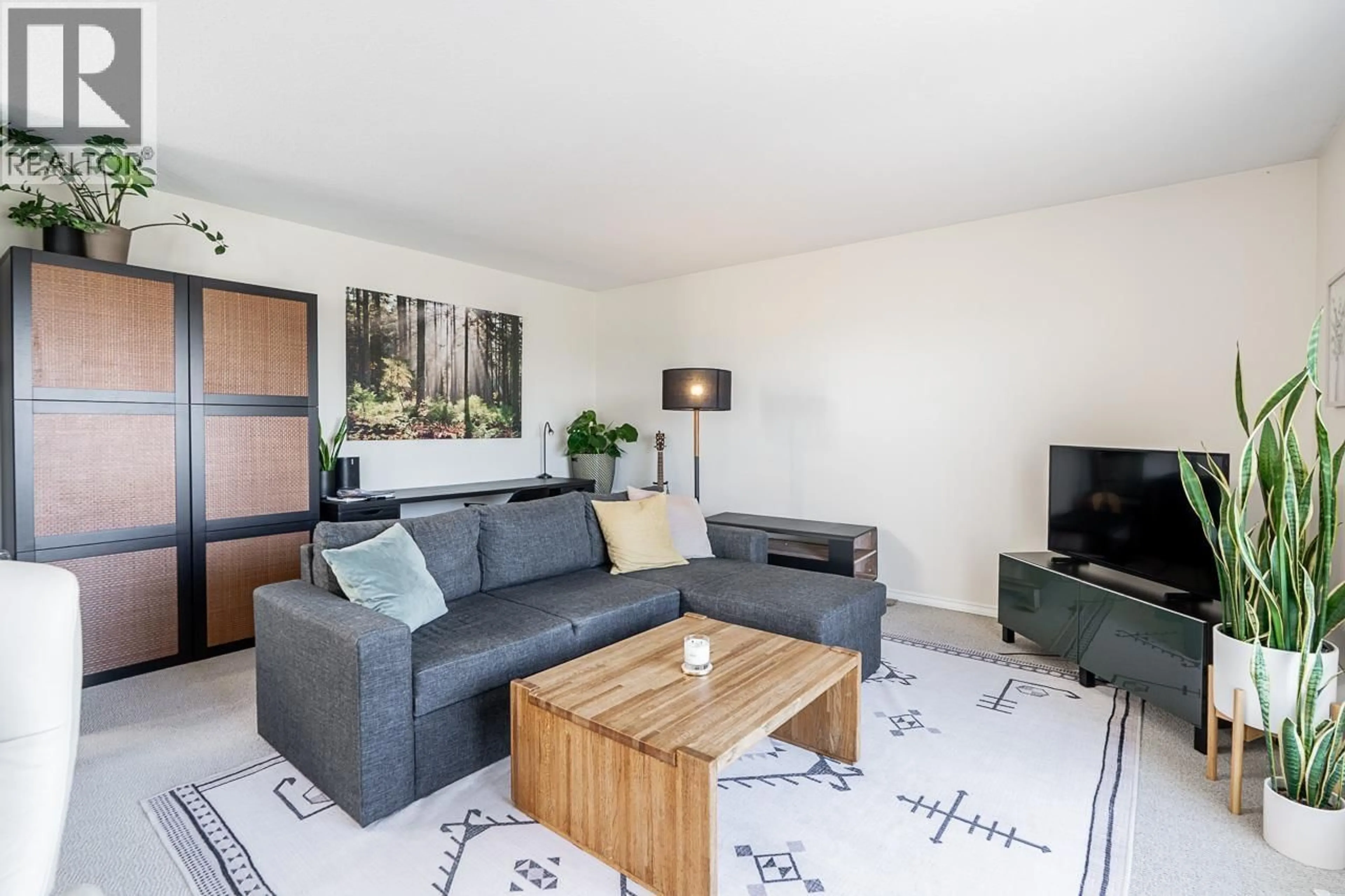 Living room with furniture, unknown for 238 4TH STREET, North Vancouver British Columbia V7M1H7