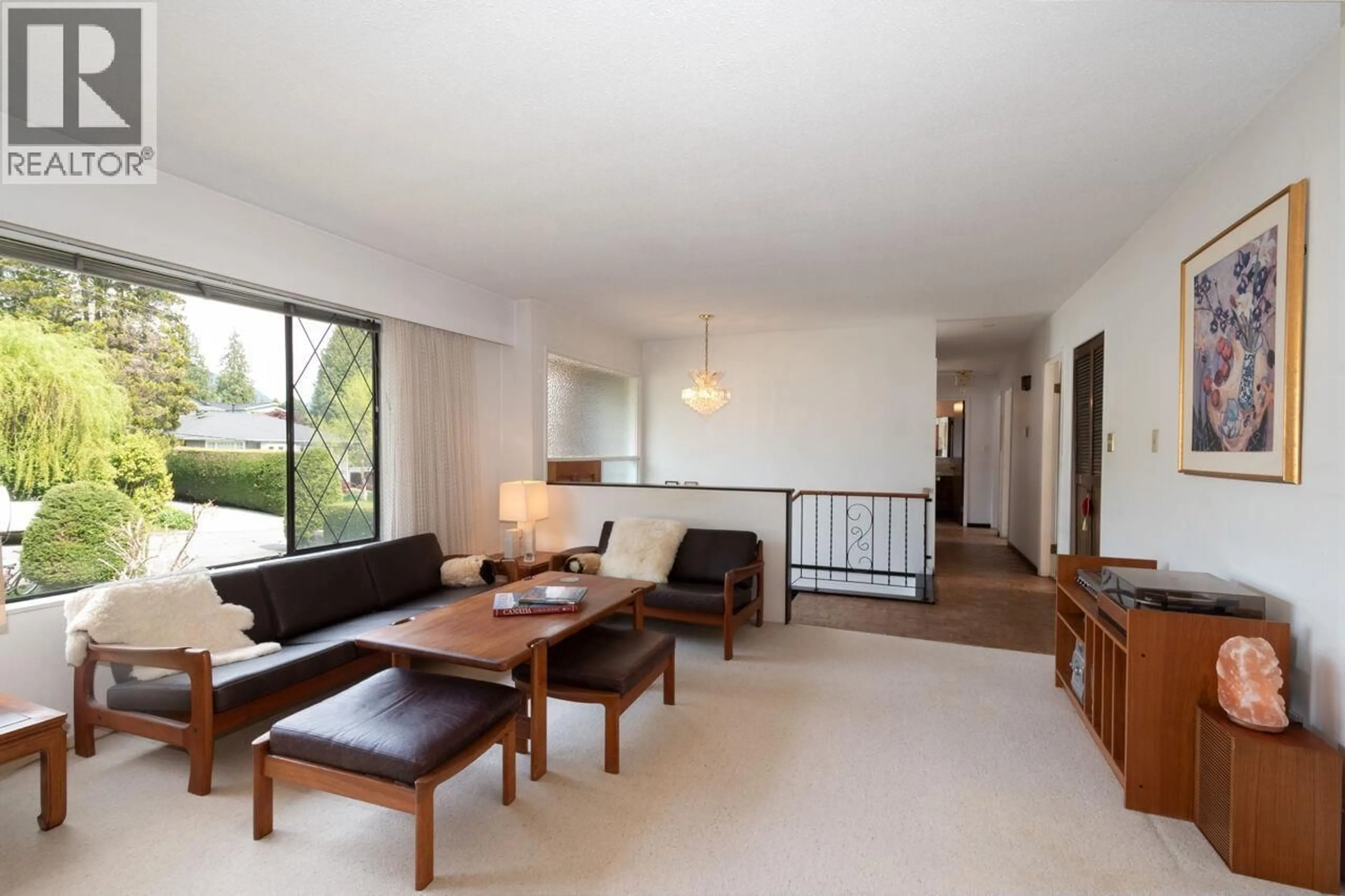 Living room with furniture, unknown for 4057 VIOLET STREET, North Vancouver British Columbia V7G1E4