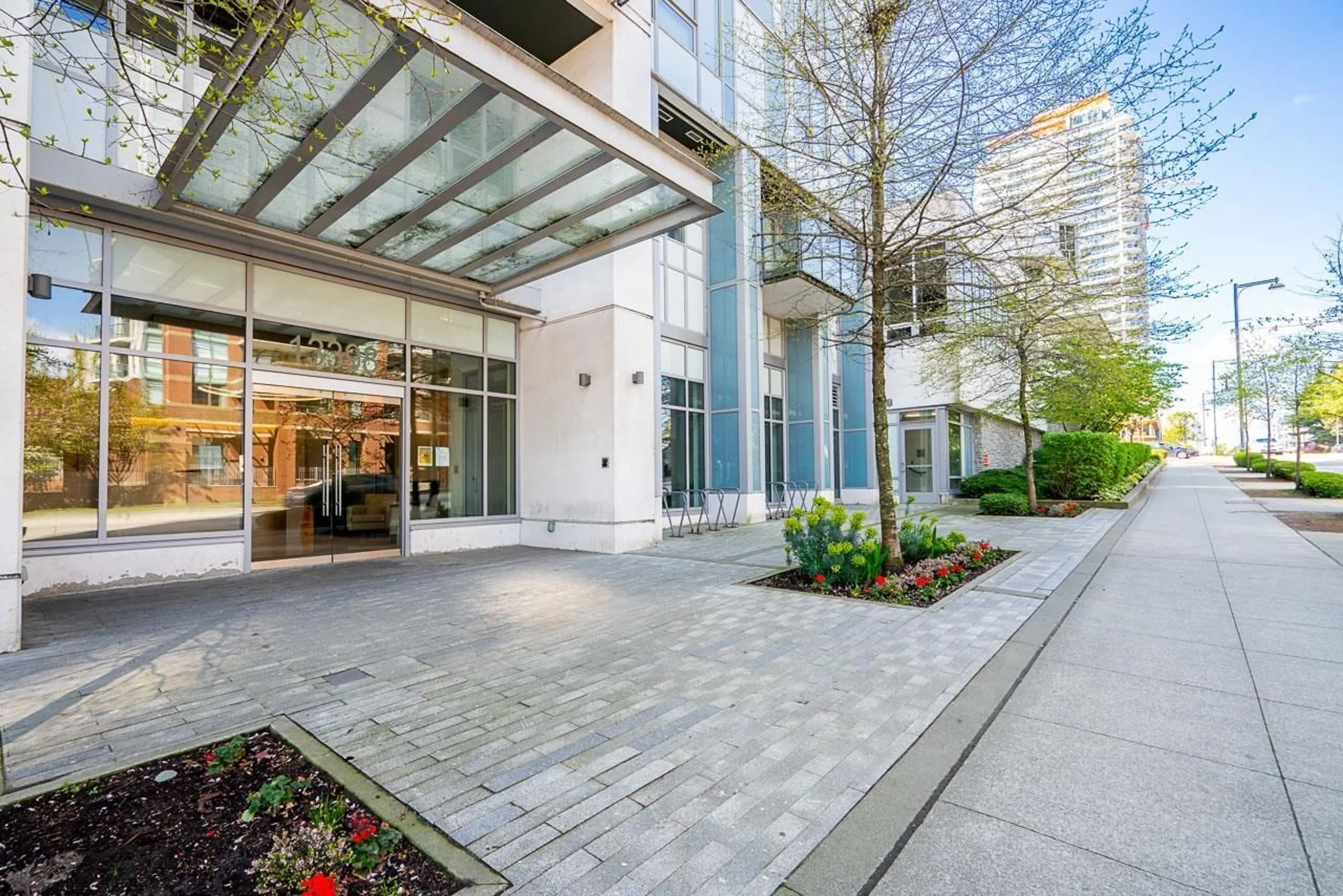 Indoor foyer for 3105 - 13398 104 AVENUE, Surrey British Columbia V3T1V6