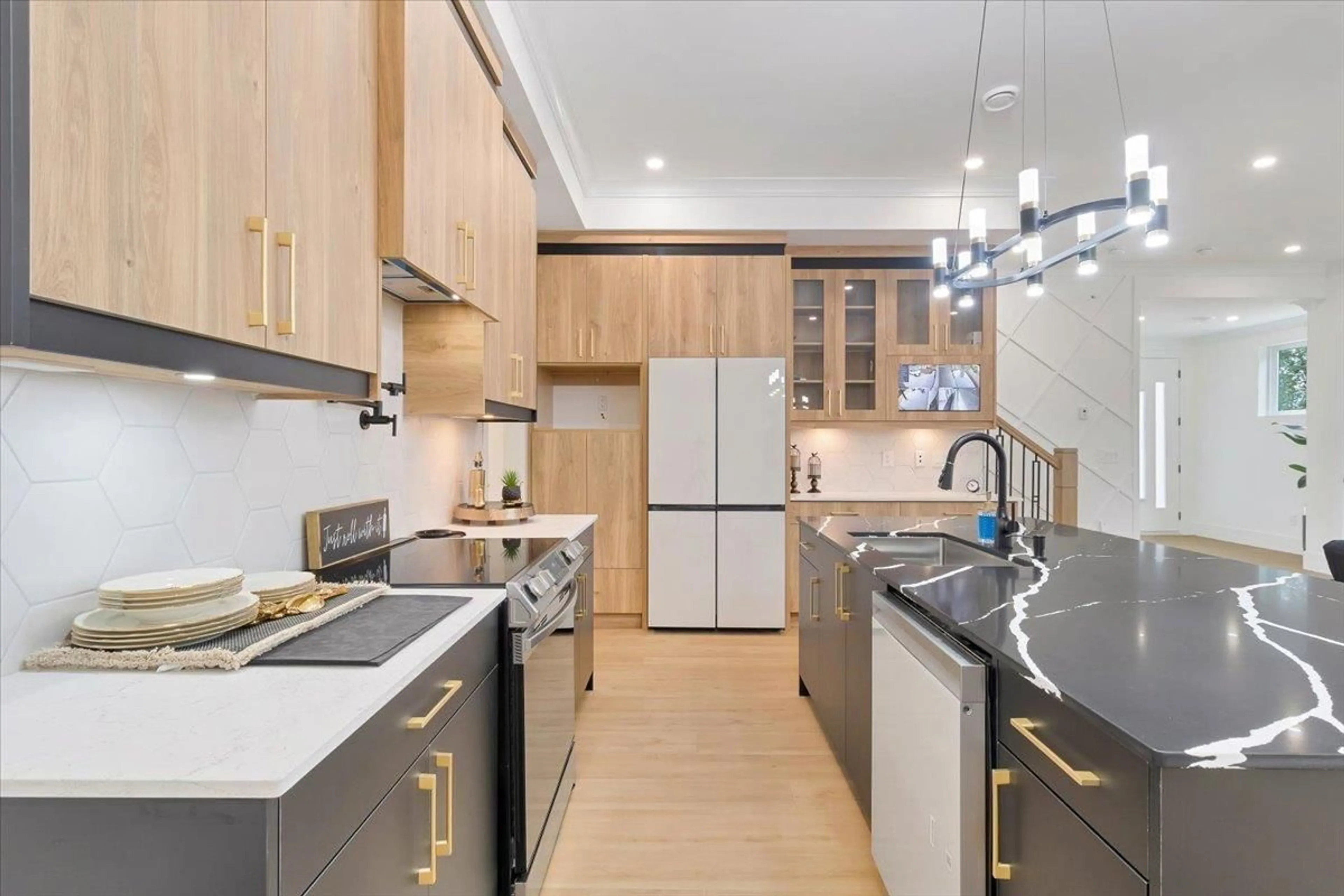 Contemporary kitchen, unknown for 26514 29 AVENUE, Langley British Columbia V4W3A9
