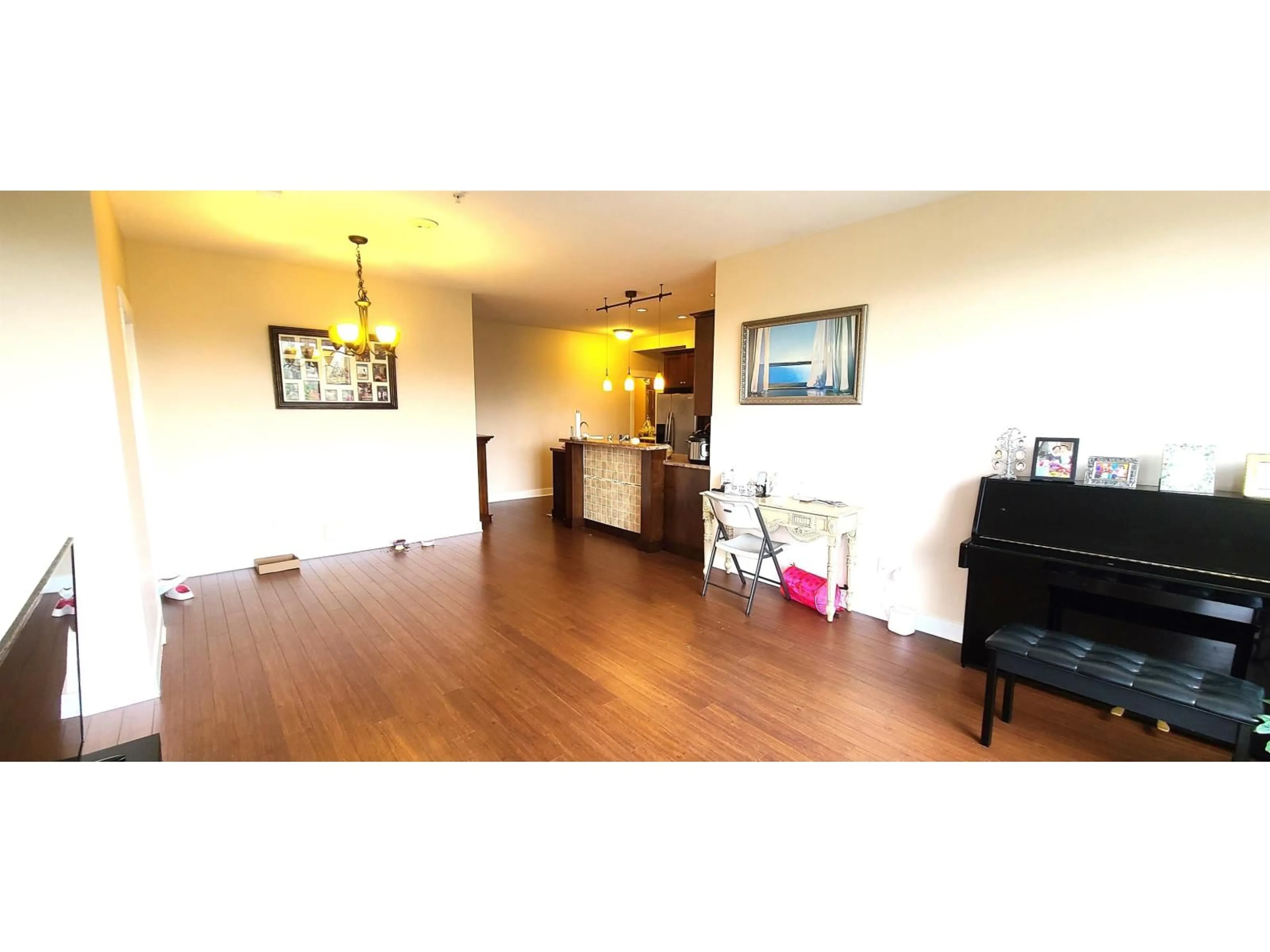 A pic of a room for 518 - 14333 104 AVENUE, Surrey British Columbia V3T0E1