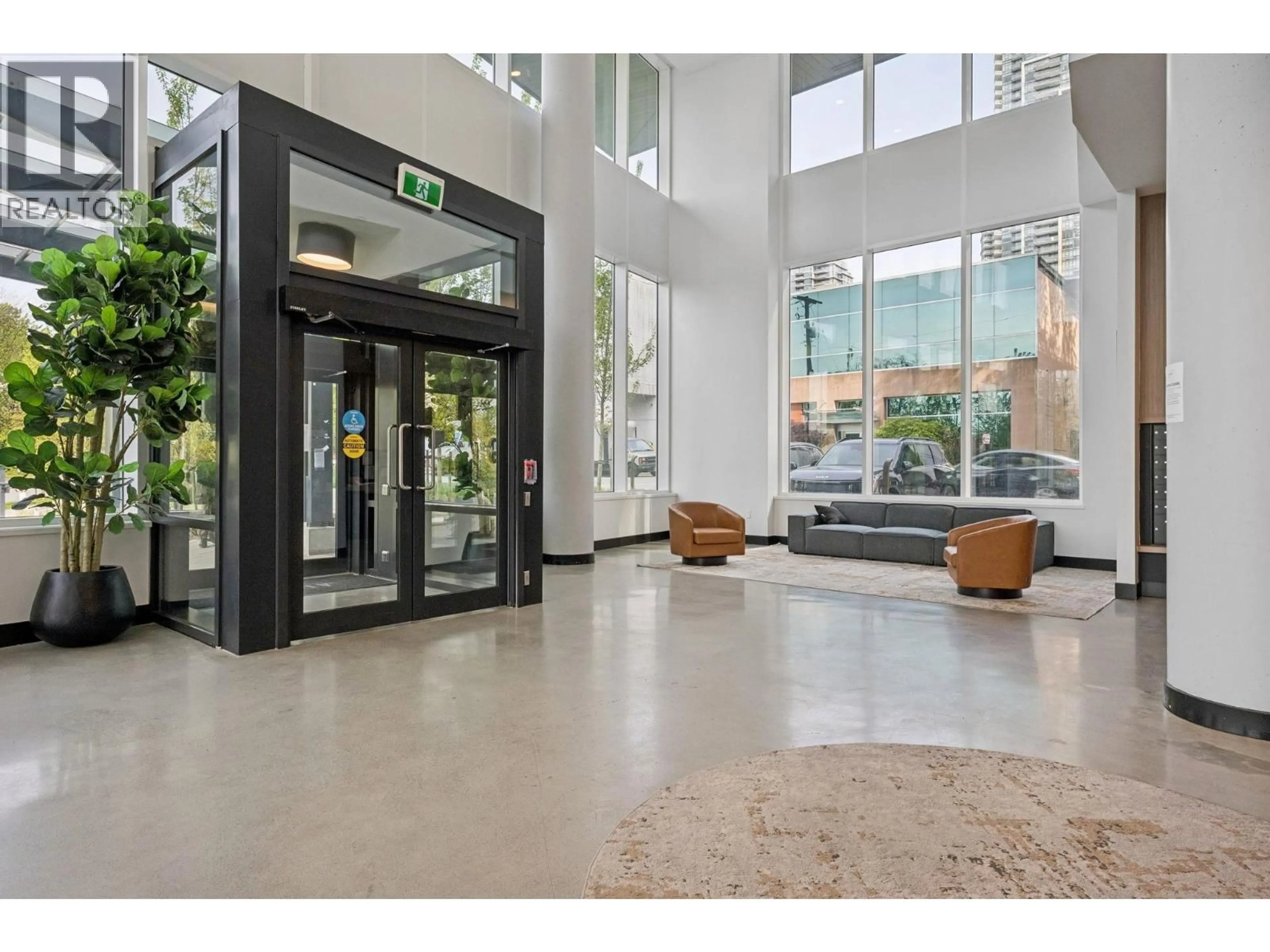 Indoor foyer for 1308 - 4433 ALASKA STREET, Burnaby British Columbia V5C5T3