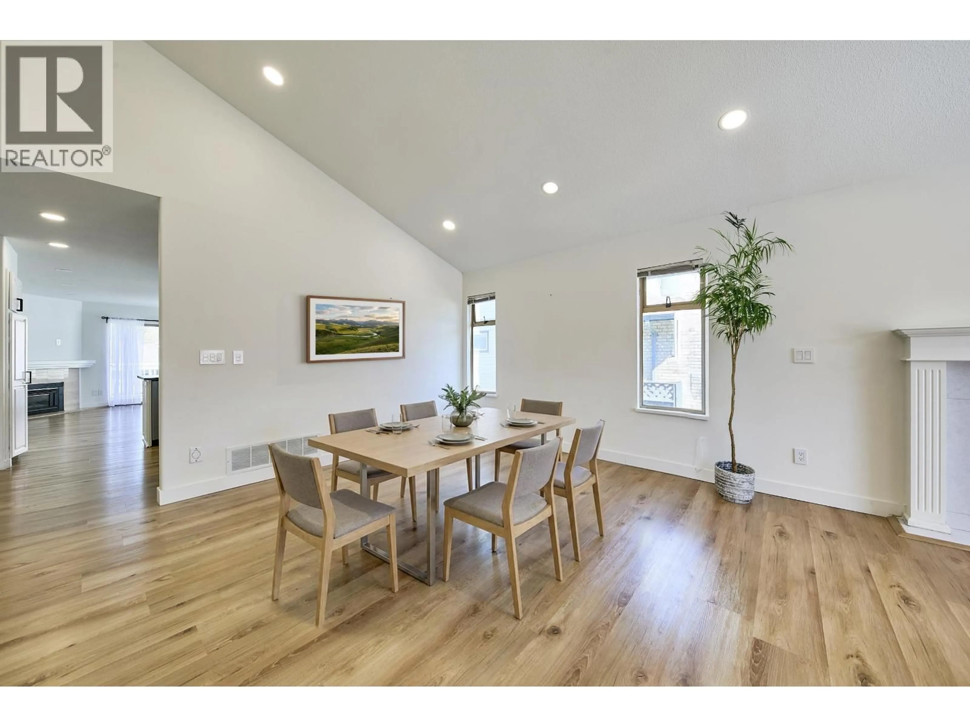 Dining room, wood/laminate floor for 23015 124B AVENUE, Maple Ridge British Columbia V2X0X2