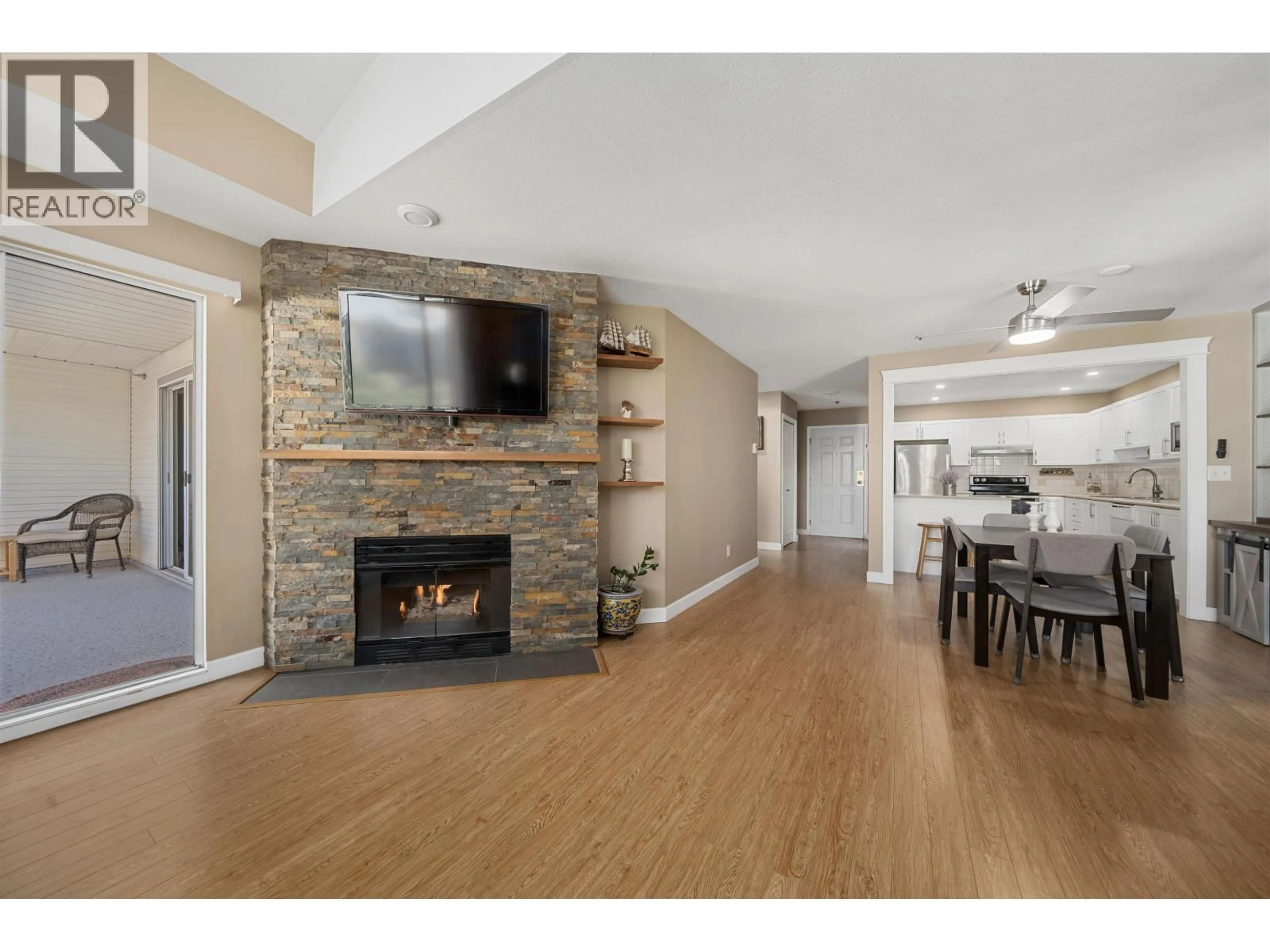 Open concept kitchen, wood/laminate floor for 302 - 19121 FORD ROAD, Pitt Meadows British Columbia V3Y2N2