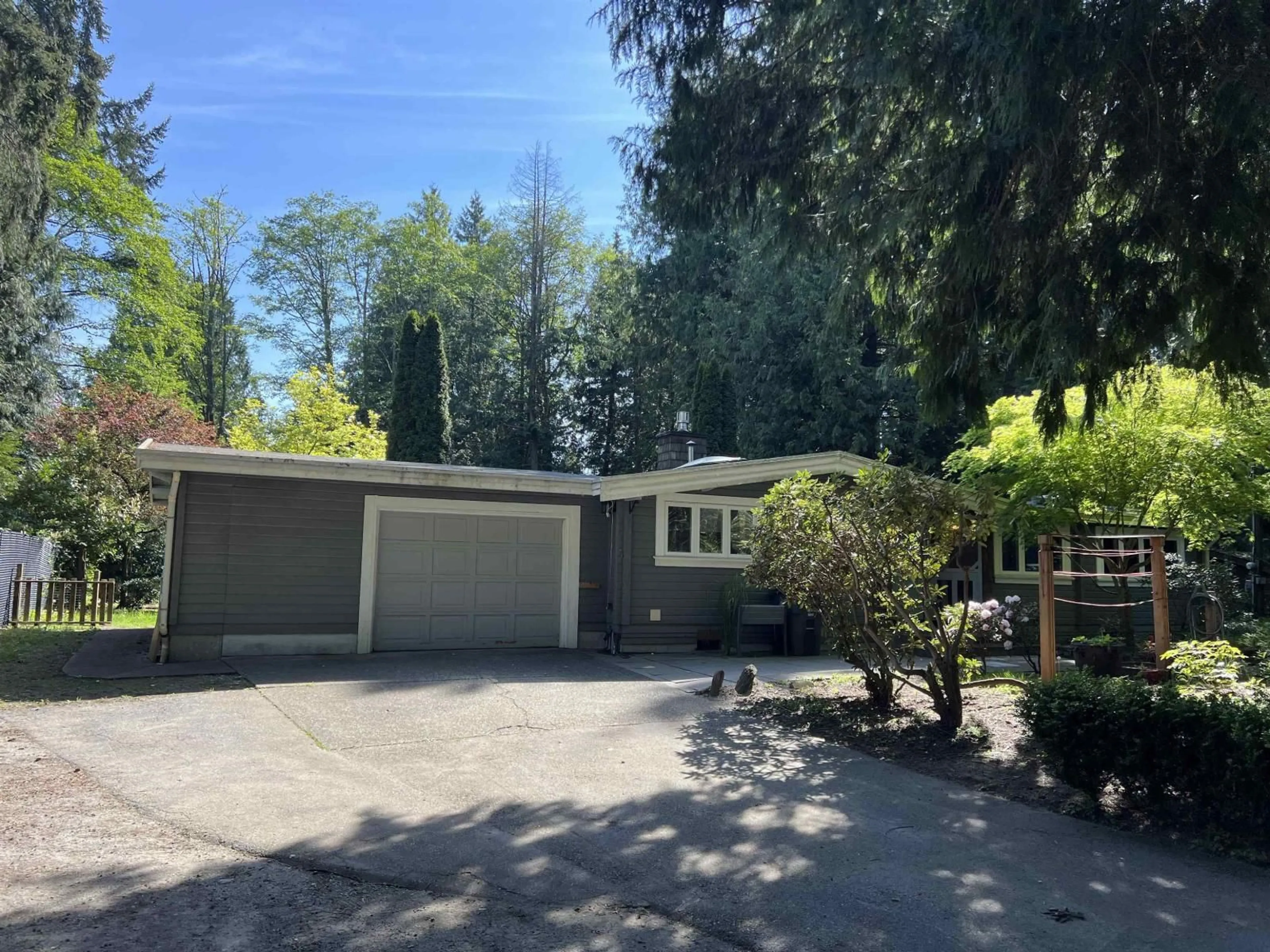 A pic from outside/outdoor area/front of a property/back of a property/a pic from drone, street for 12564 24 AVENUE, Surrey British Columbia V4A2E4