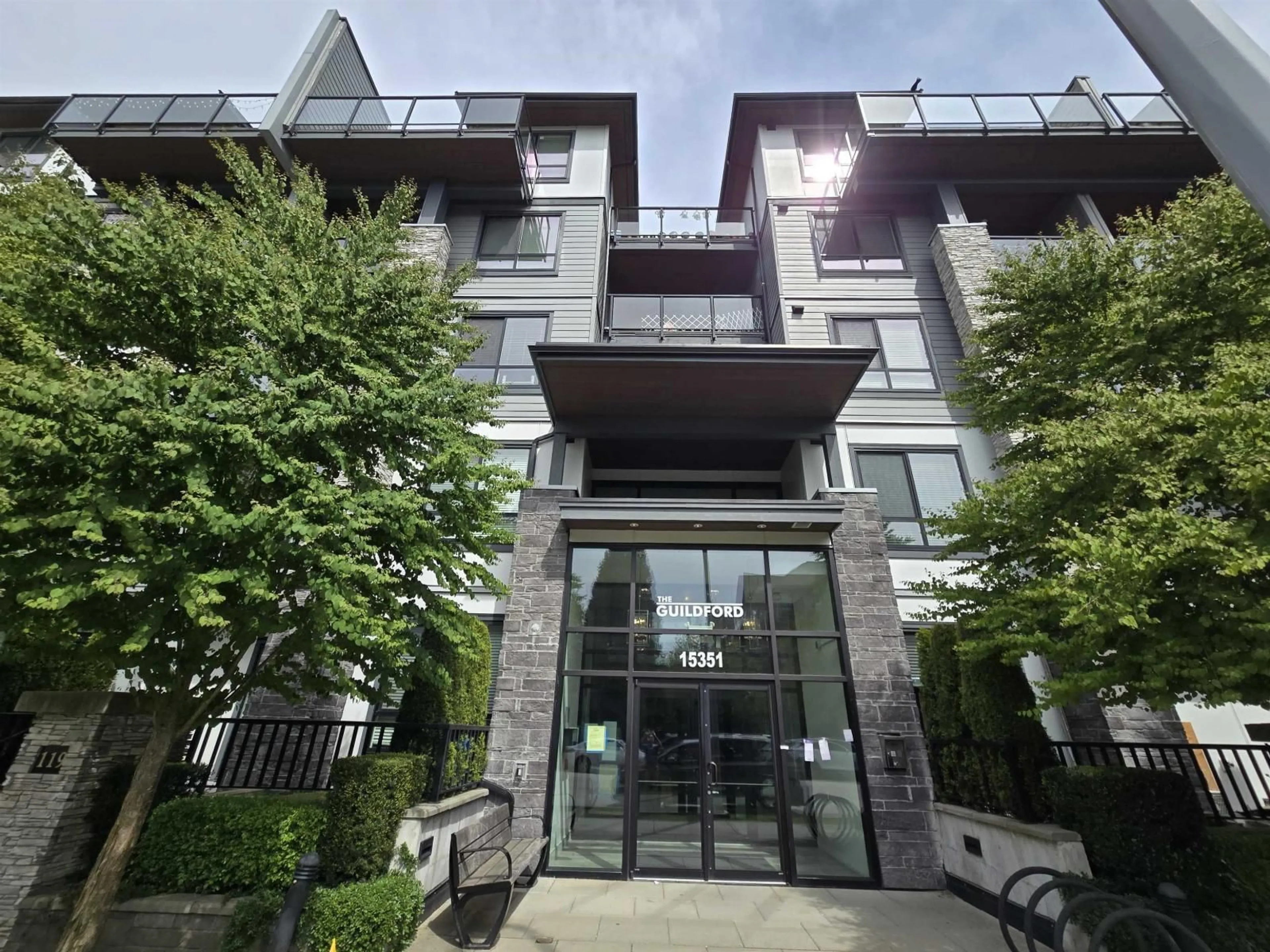 Indoor foyer for 418 - 15351 101 AVENUE, Surrey British Columbia V3R0G2