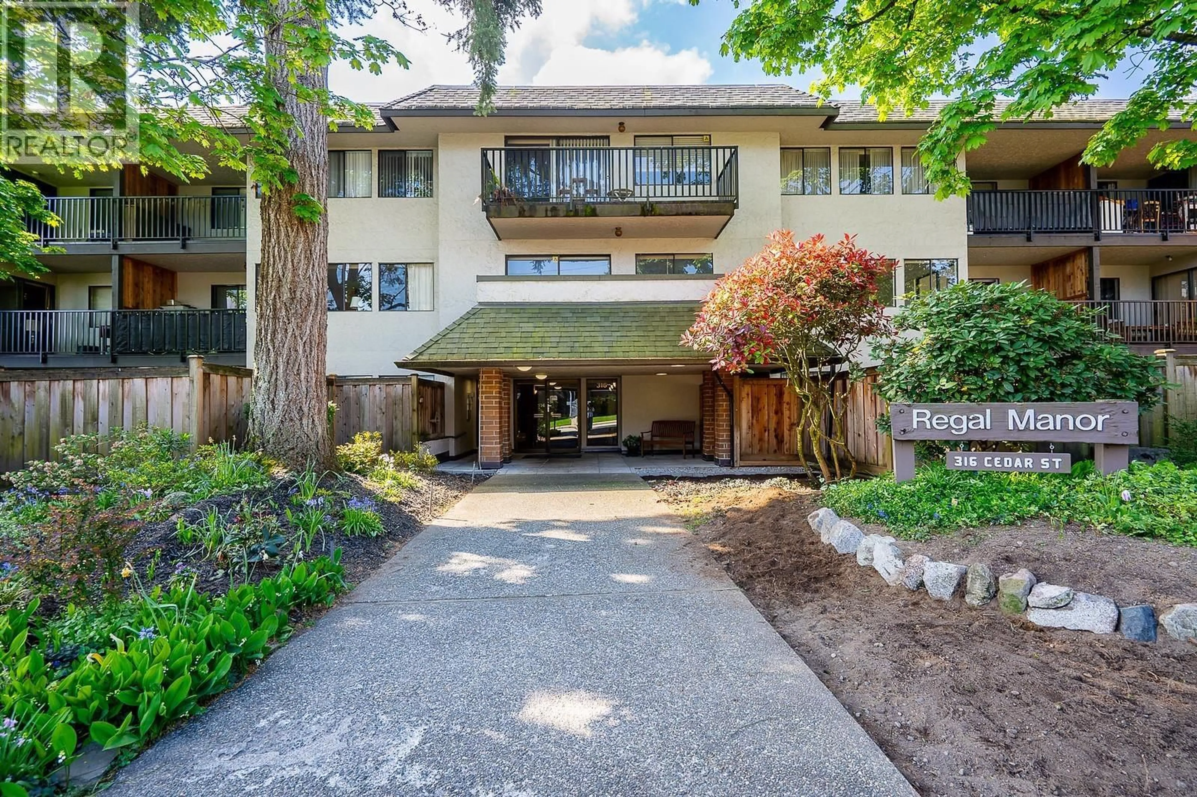 Patio, unknown for 310 - 316 CEDAR STREET, New Westminster British Columbia V3L3P1
