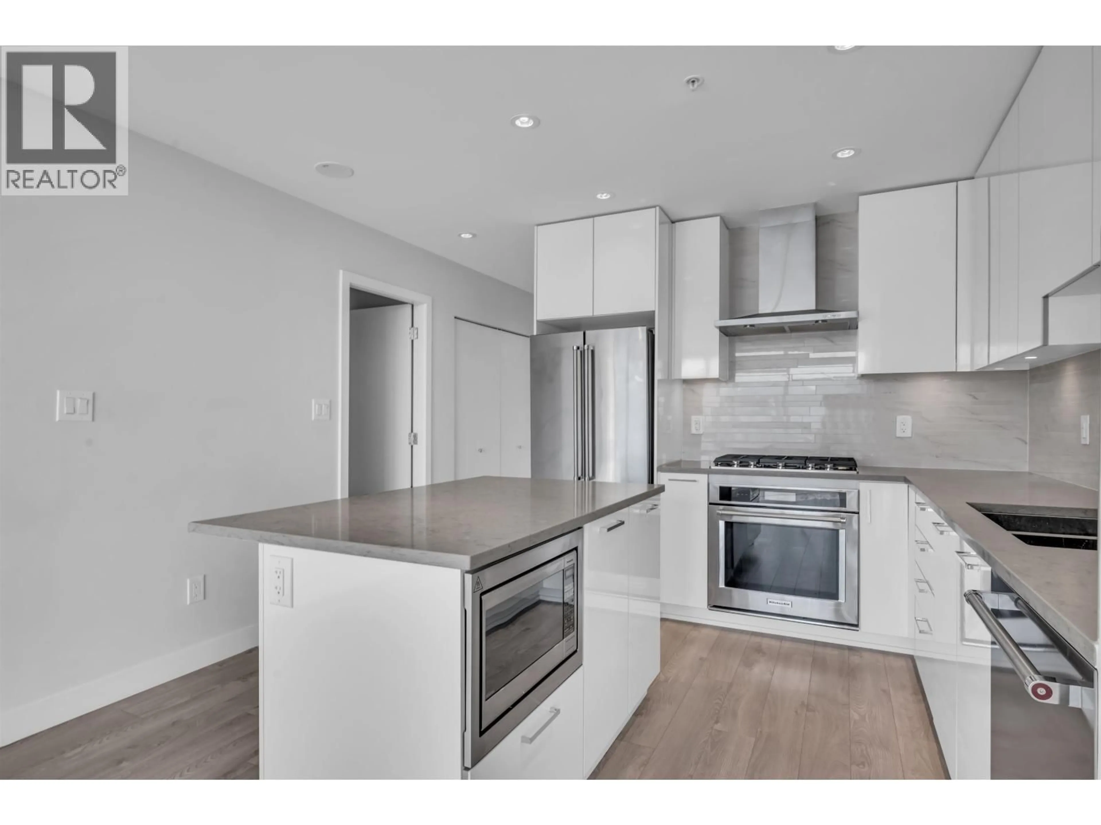 Open concept kitchen, unknown for 3407 - 1788 GILMORE AVENUE, Burnaby British Columbia V5C0L5