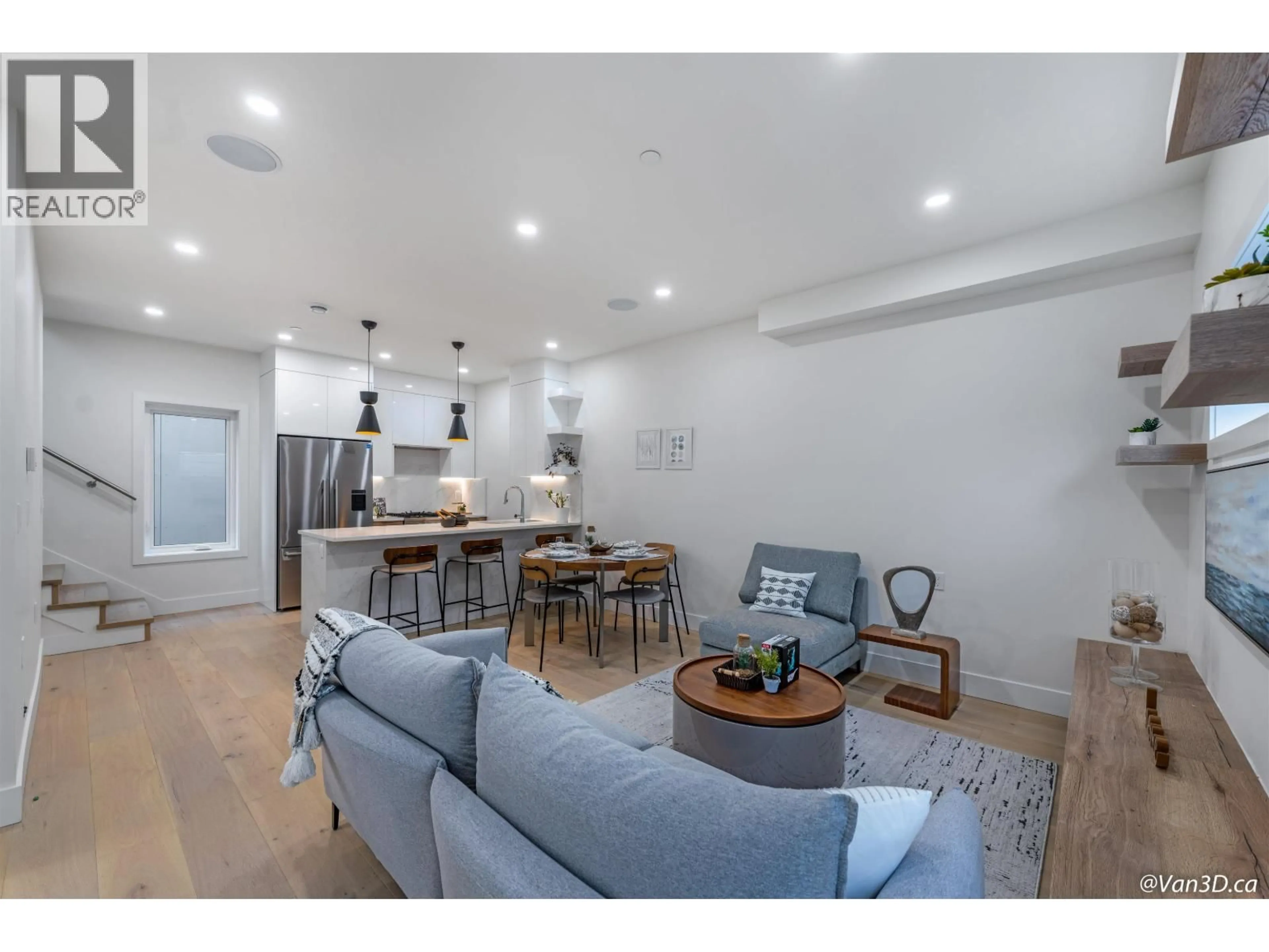 Unknown for 2 - 369 16TH AVENUE, Vancouver British Columbia V5T2T7