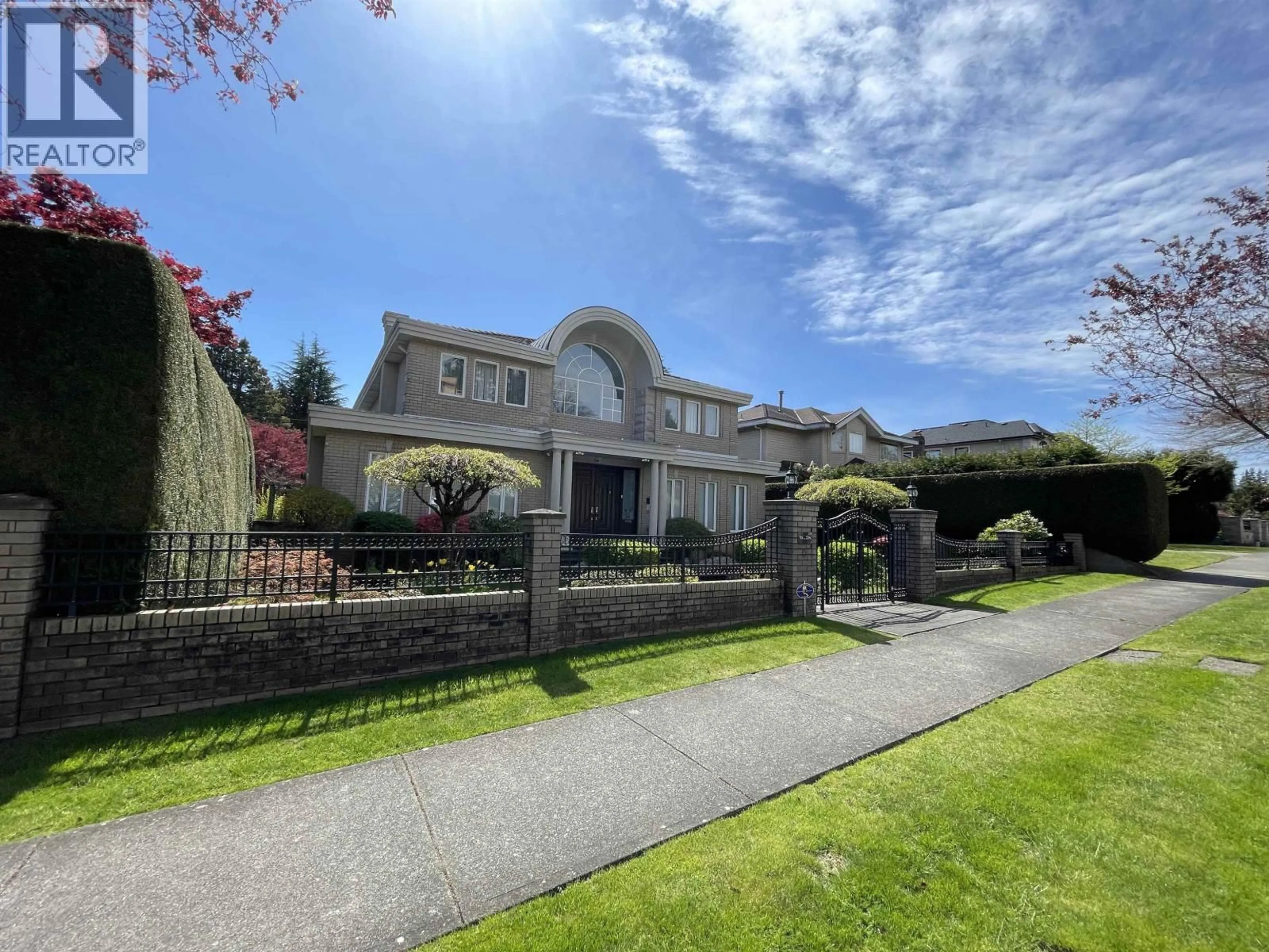 A pic from outside/outdoor area/front of a property/back of a property/a pic from drone, street for 1120 58TH AVENUE, Vancouver British Columbia V6P1W1