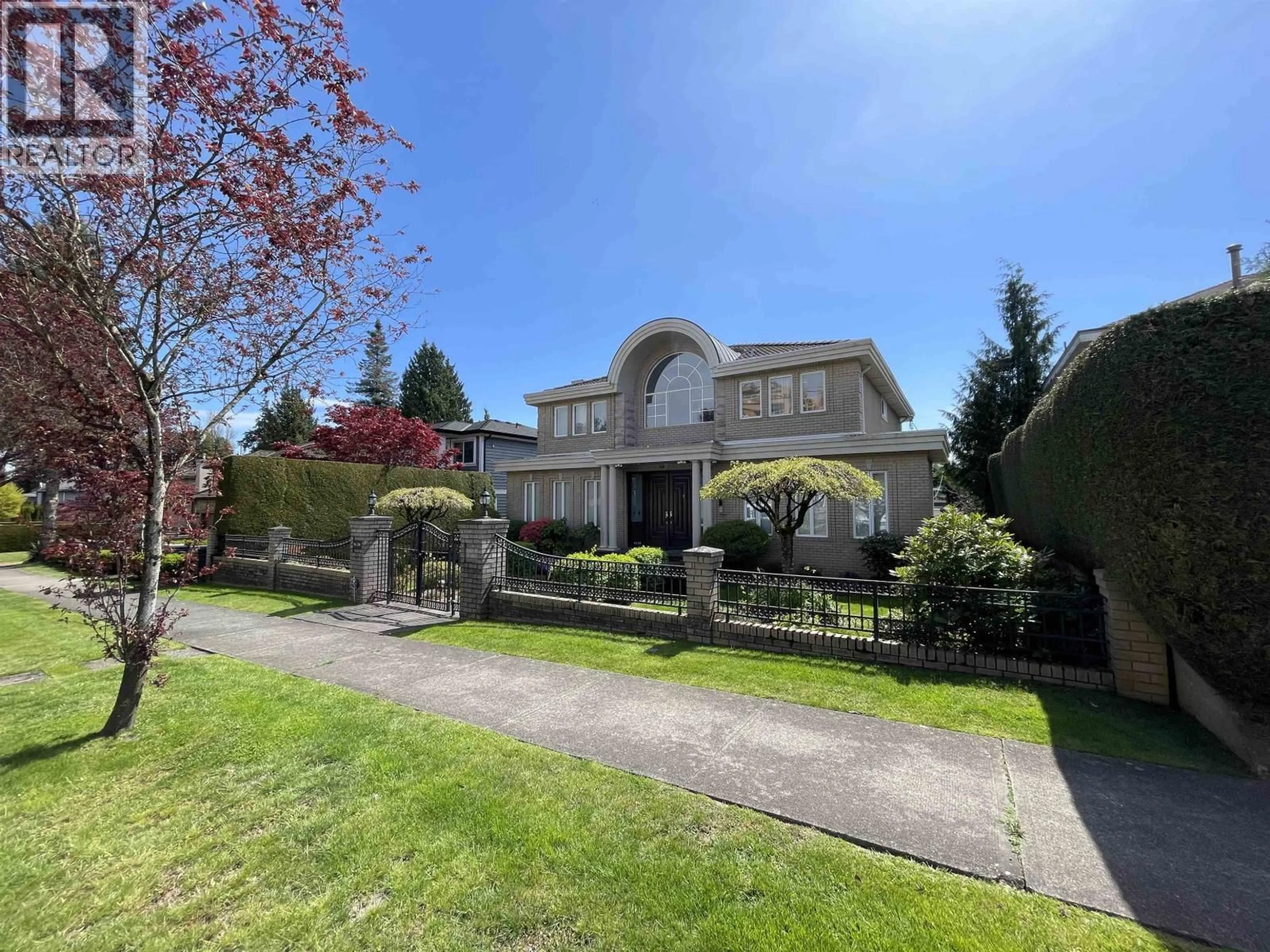 A pic from outside/outdoor area/front of a property/back of a property/a pic from drone, street for 1120 58TH AVENUE, Vancouver British Columbia V6P1W1
