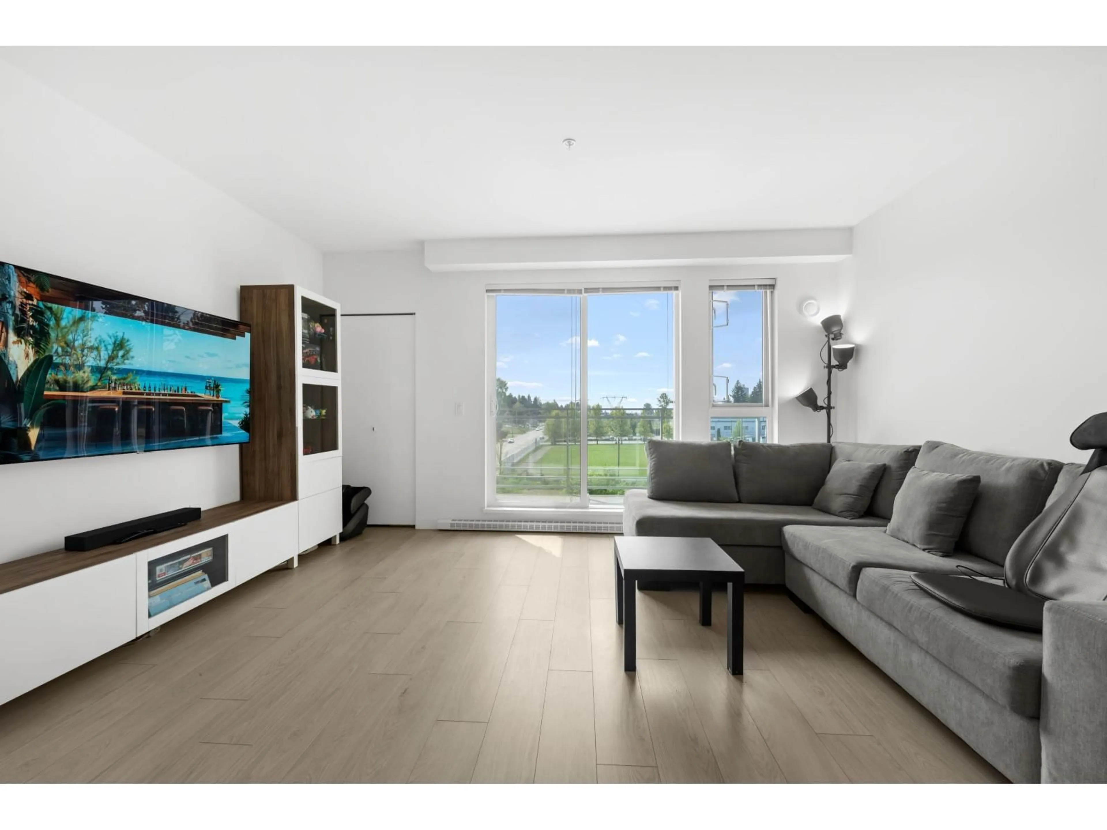 Living room with furniture, unknown for 413 - 10581 140 STREET, Surrey British Columbia V3T0M7