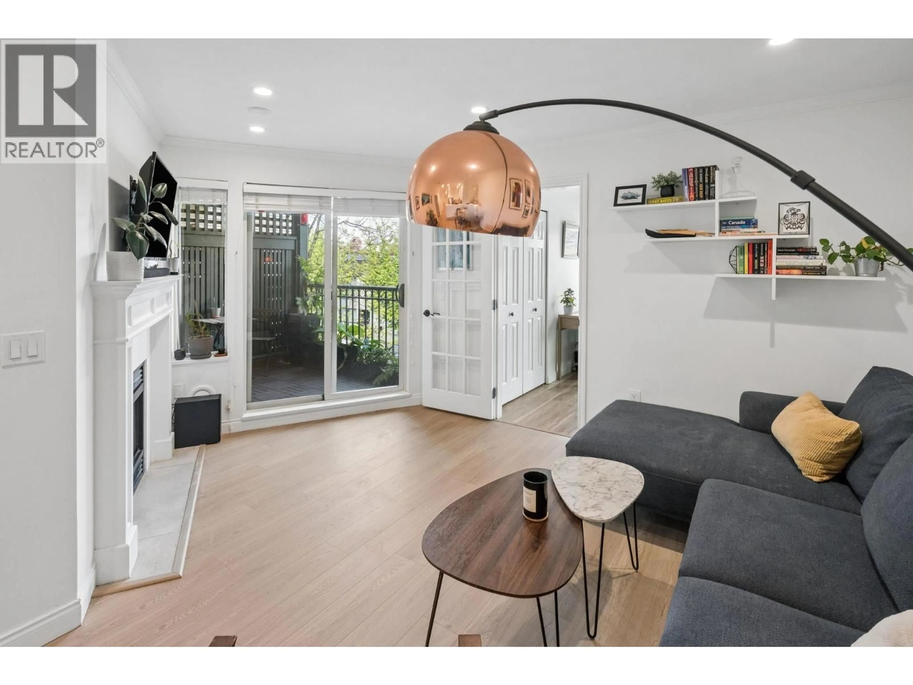Unknown for 305 - 688 16TH AVENUE, Vancouver British Columbia V5T2V4