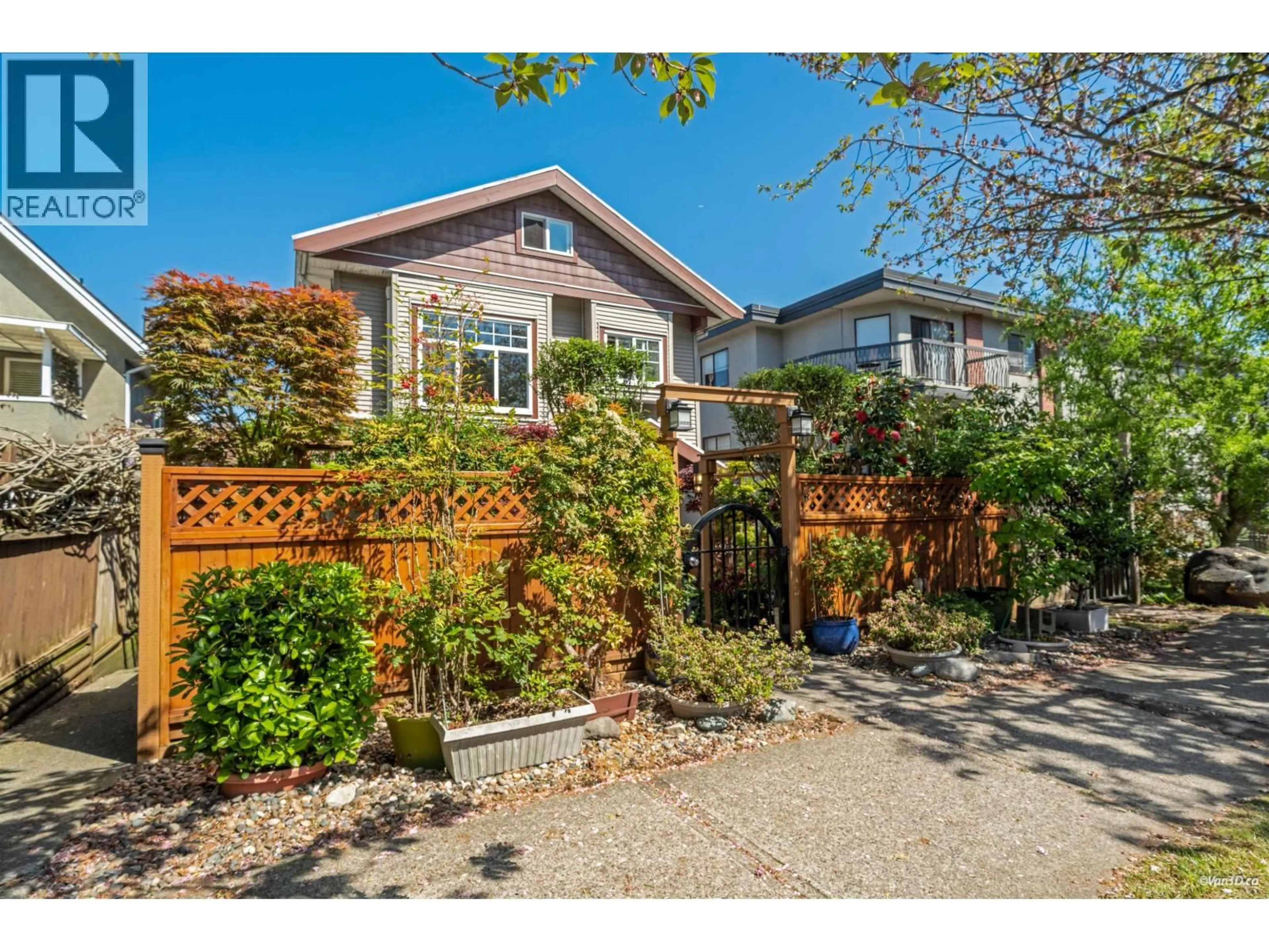 Unknown for 1023 8TH AVENUE, Vancouver British Columbia V5T1V1