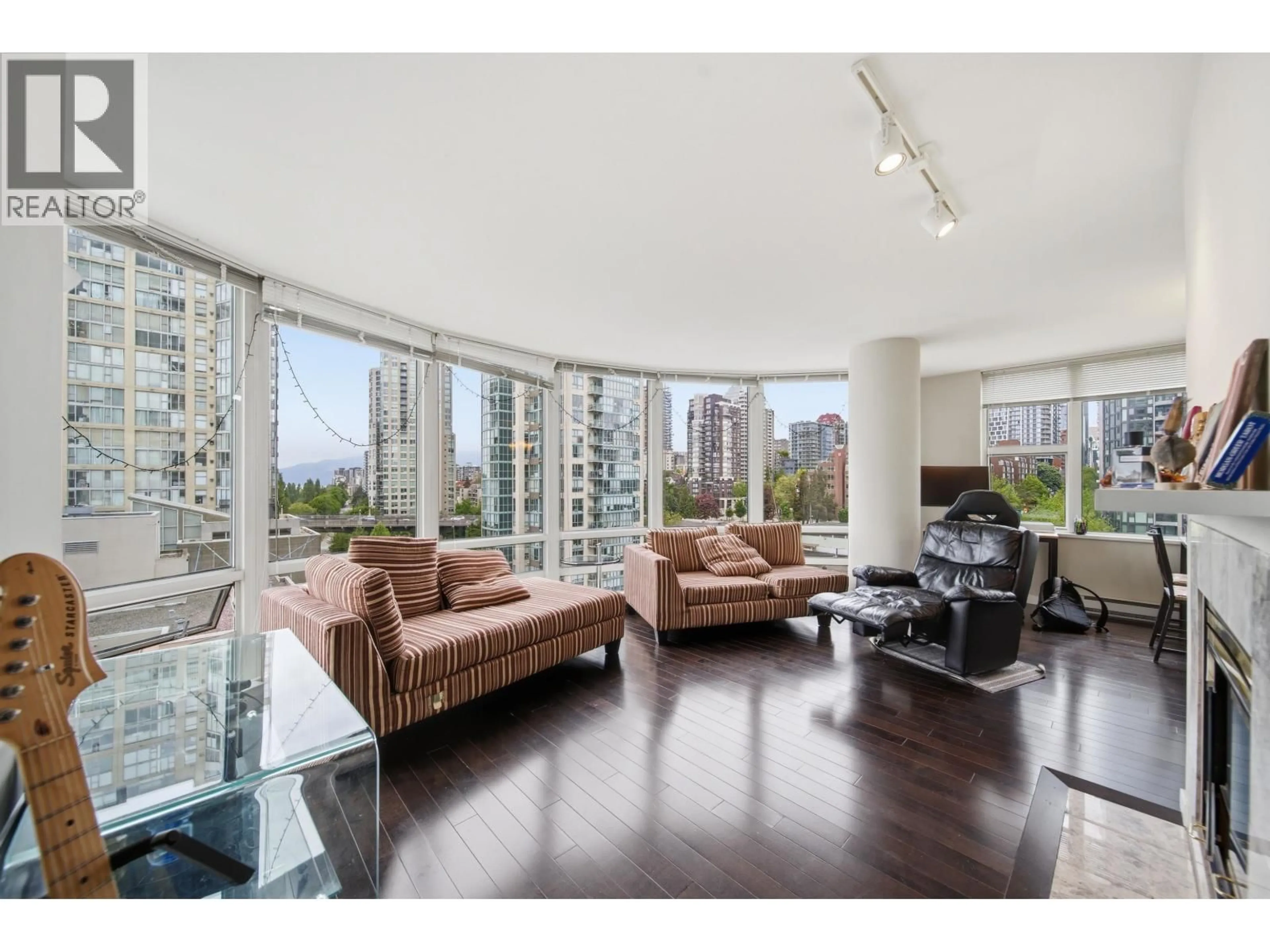 Living room with furniture, unknown for 1309 - 1500 HORNBY STREET, Vancouver British Columbia V6Z2R1