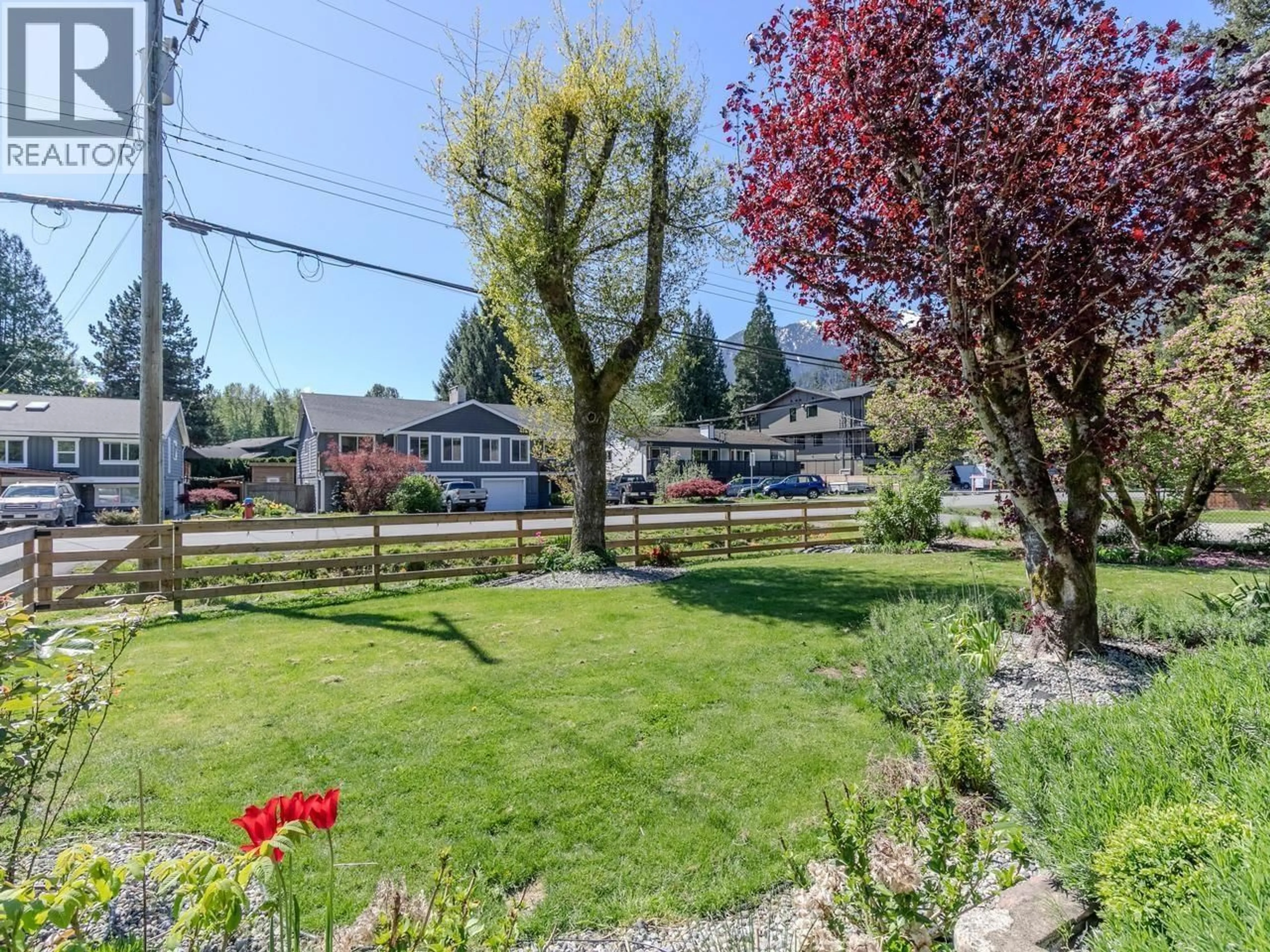 A pic from outside/outdoor area/front of a property/back of a property/a pic from drone, water/lake/river/ocean view for 1387 JUDD ROAD, Squamish British Columbia V0N1H0