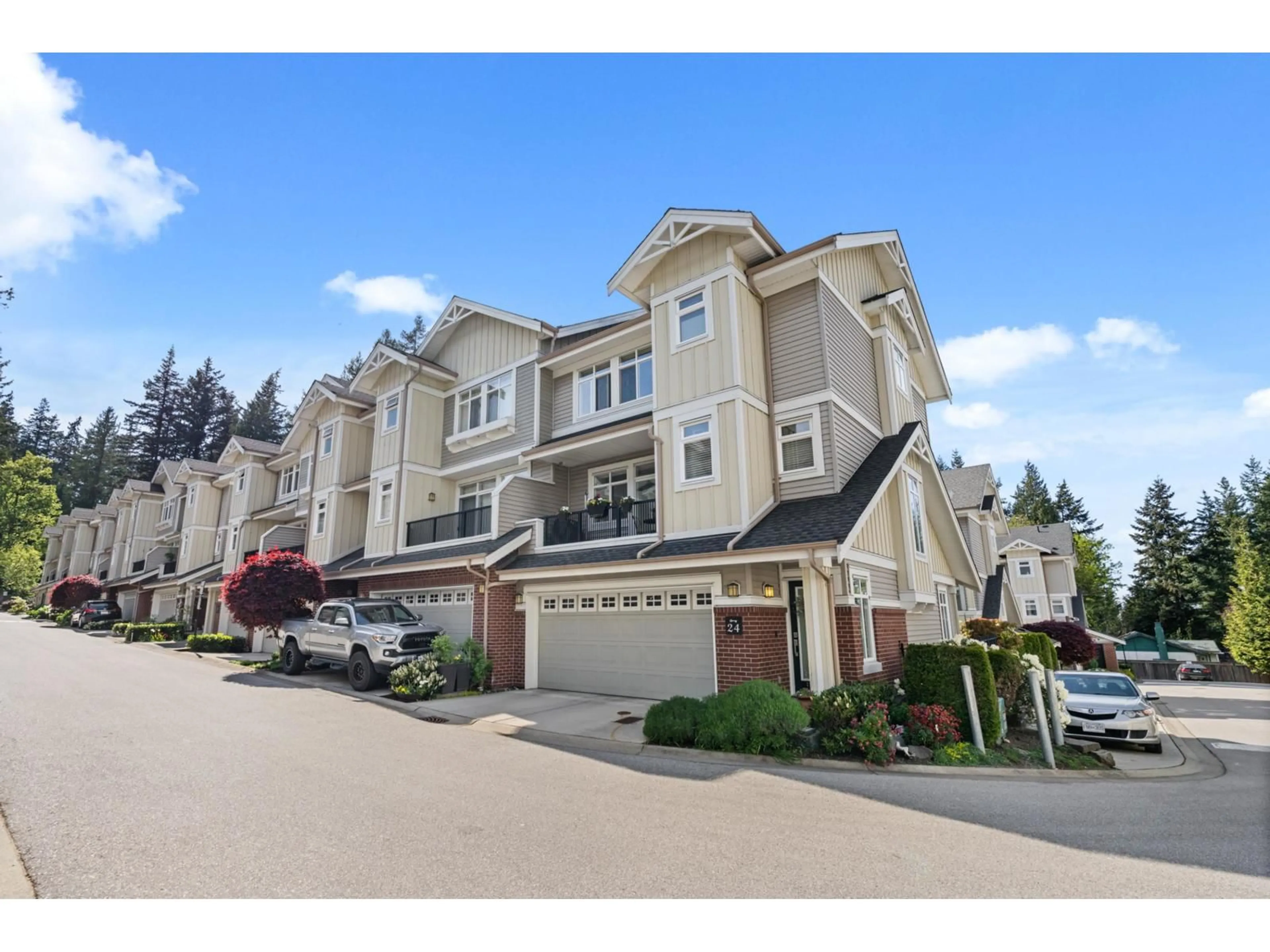 A pic from outside/outdoor area/front of a property/back of a property/a pic from drone, mountain view for 24 - 2925 KING GEORGE BOULEVARD, Surrey British Columbia V4P1B8