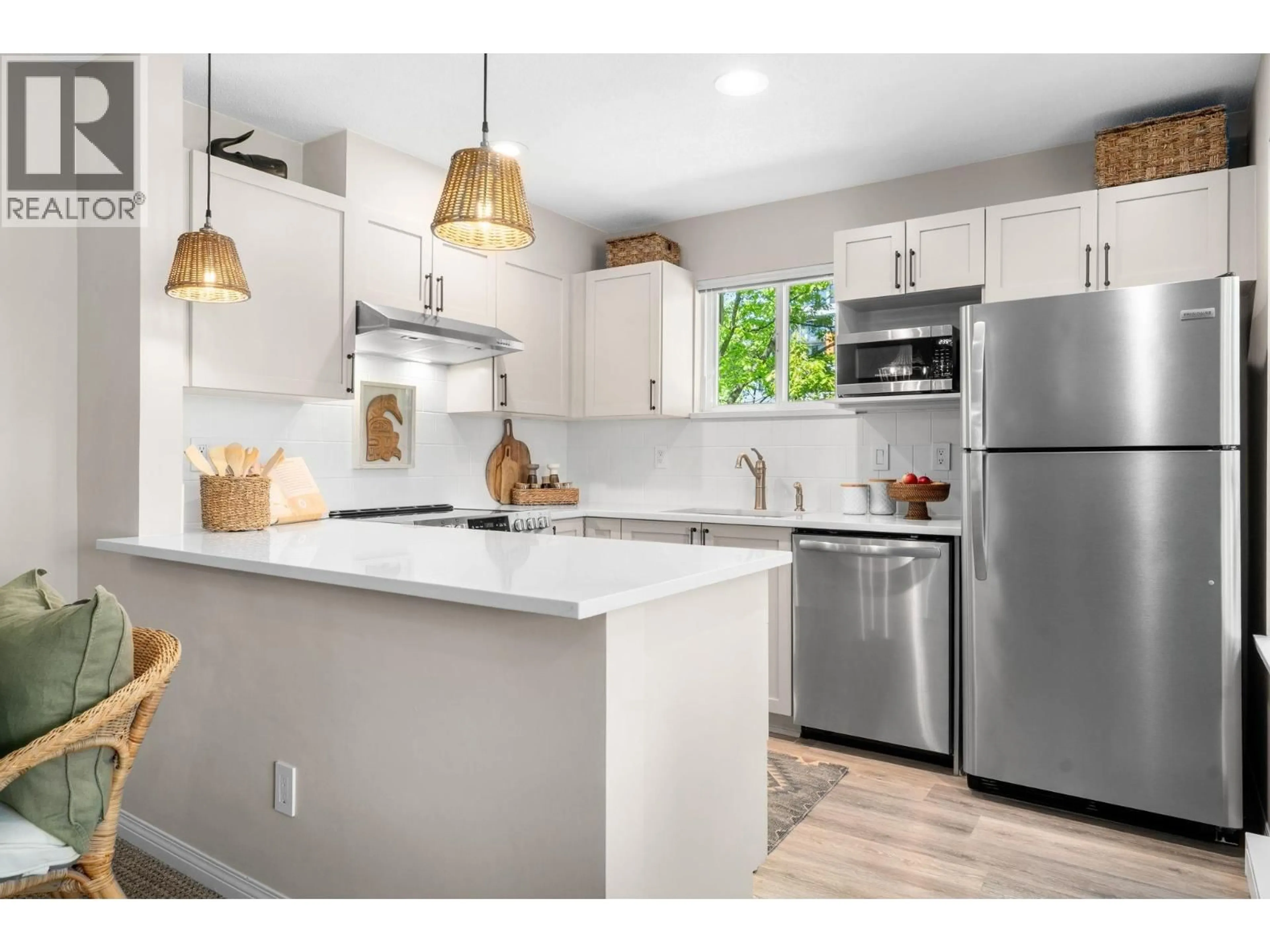 Open concept kitchen, unknown for 303 - 365 1ST STREET, North Vancouver British Columbia V7L4W5