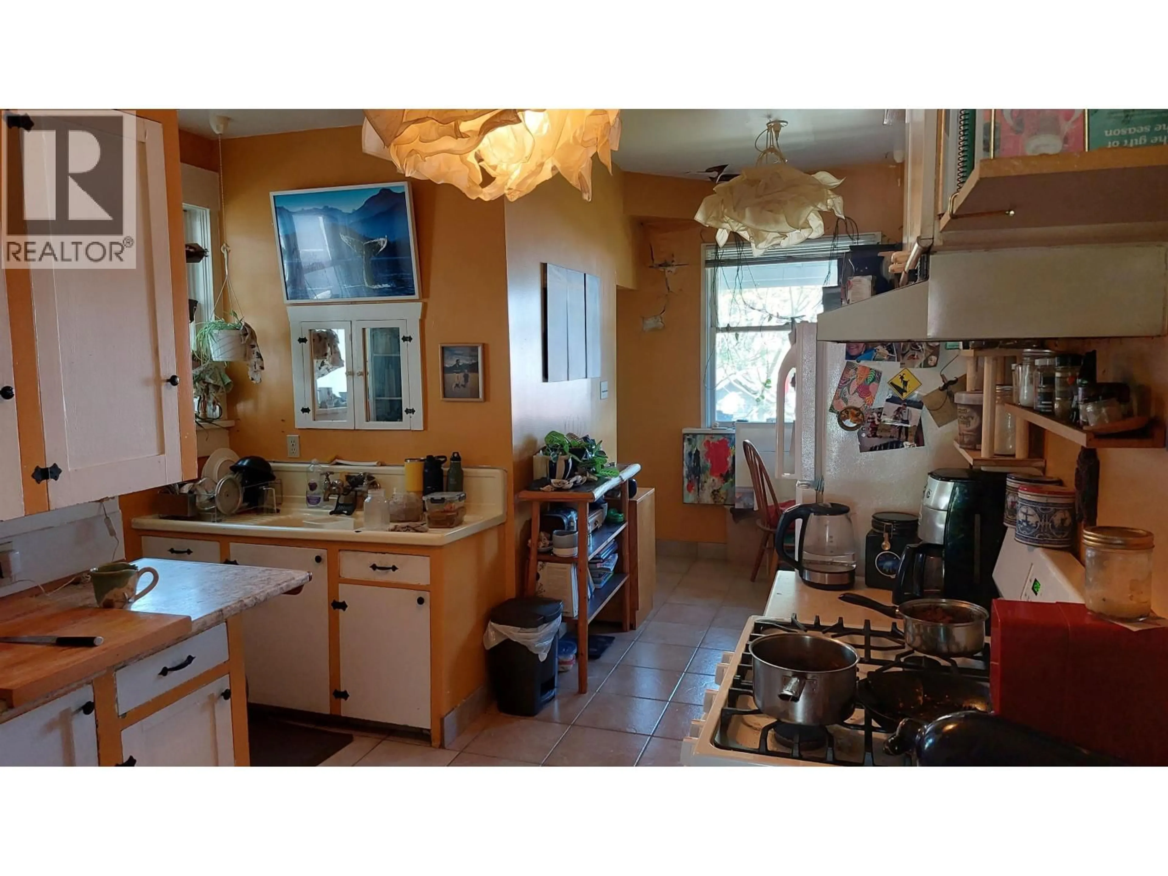 Unknown for 1951 NAPIER STREET, Vancouver British Columbia V5L2N6