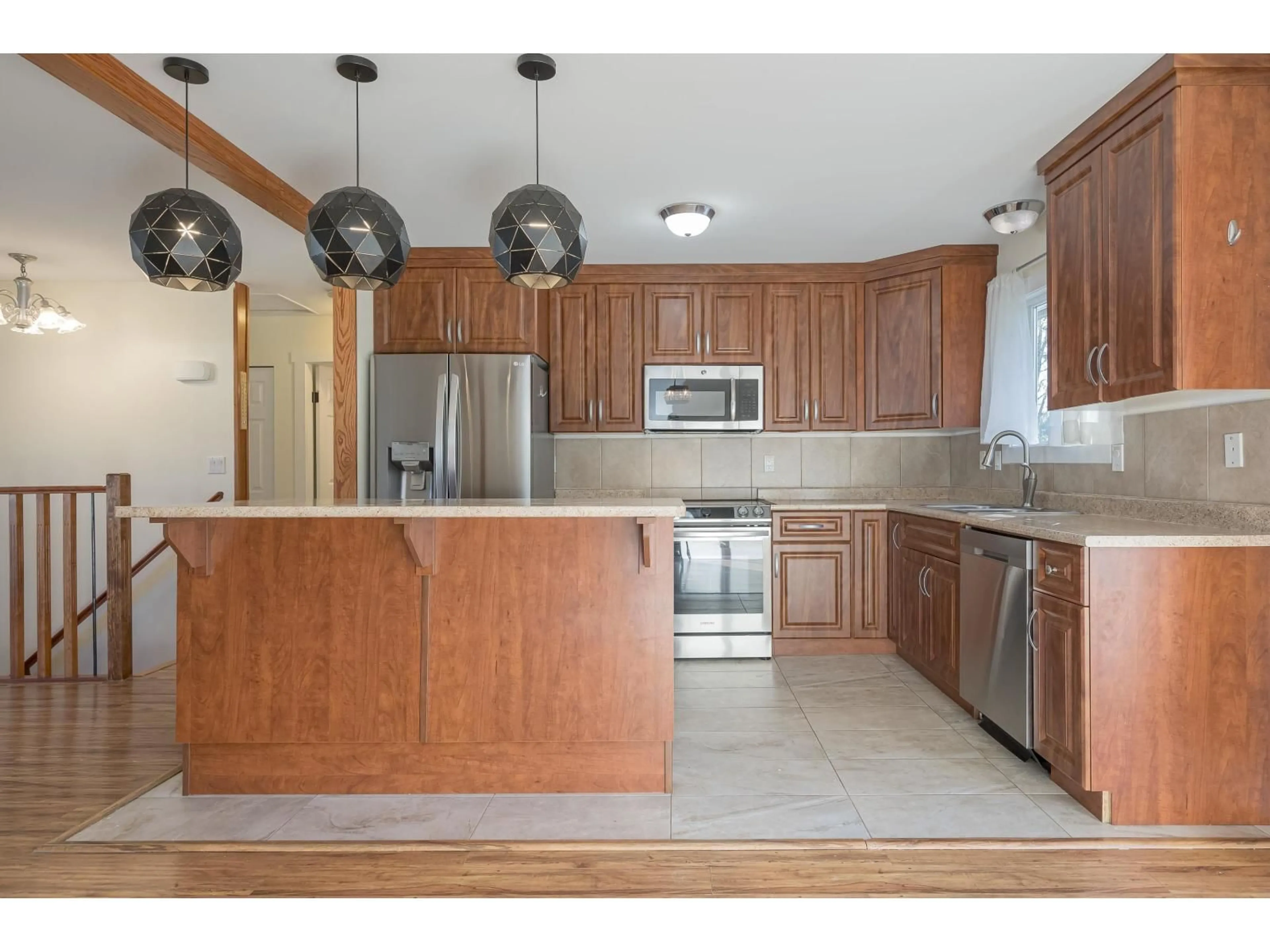 Open concept kitchen, unknown for 8558 MCCUTCHEON AVENUE, Chilliwack British Columbia V2P7K7