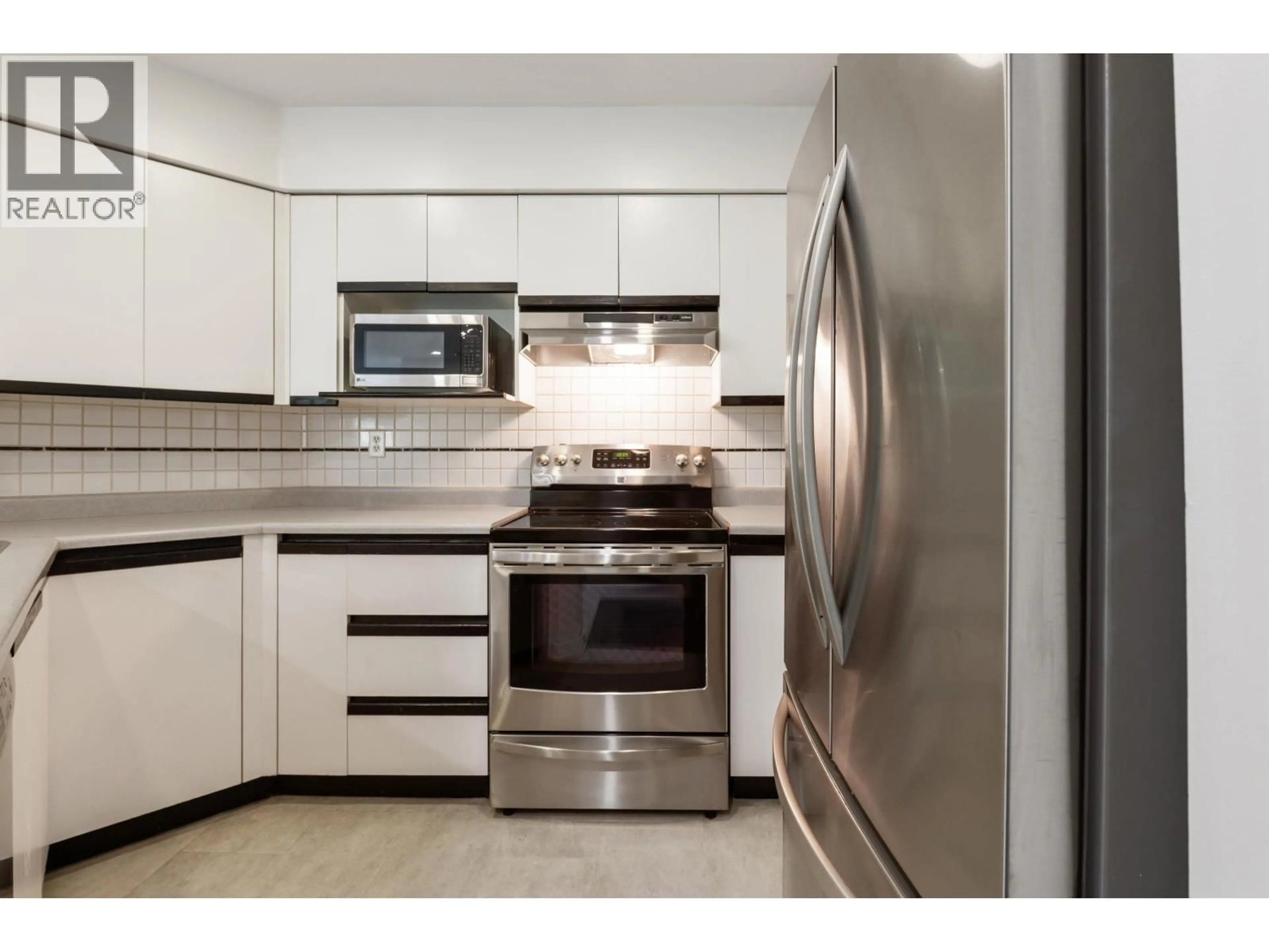 Standard kitchen, ceramic/tile floor for 311 - 2401 HAWTHORNE AVENUE, Port Coquitlam British Columbia V3C6E9