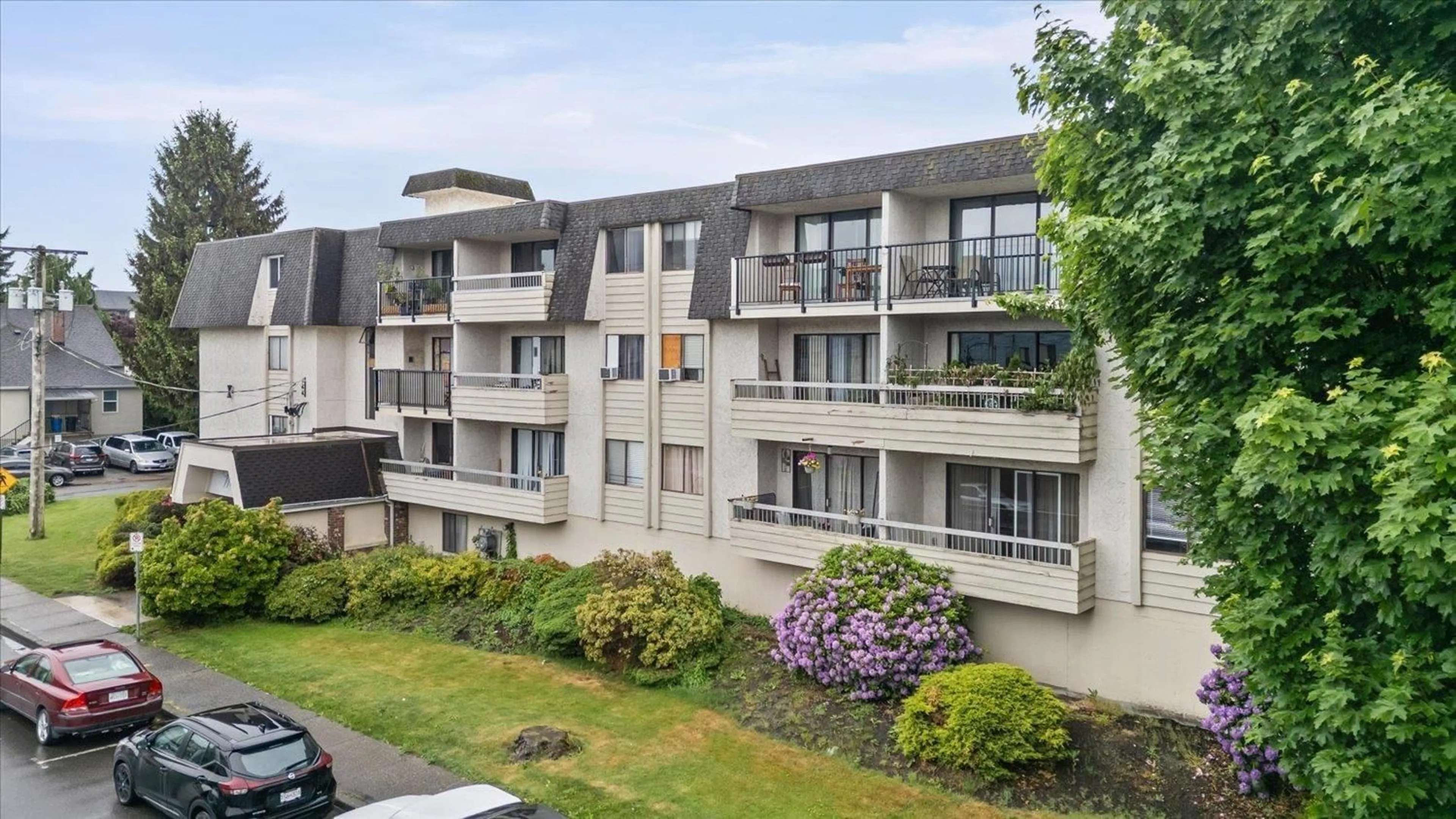 A pic from outside/outdoor area/front of a property/back of a property/a pic from drone, city buildings view from balcony for 109 - 9477 COOK STREET, Chilliwack British Columbia V2P4J8