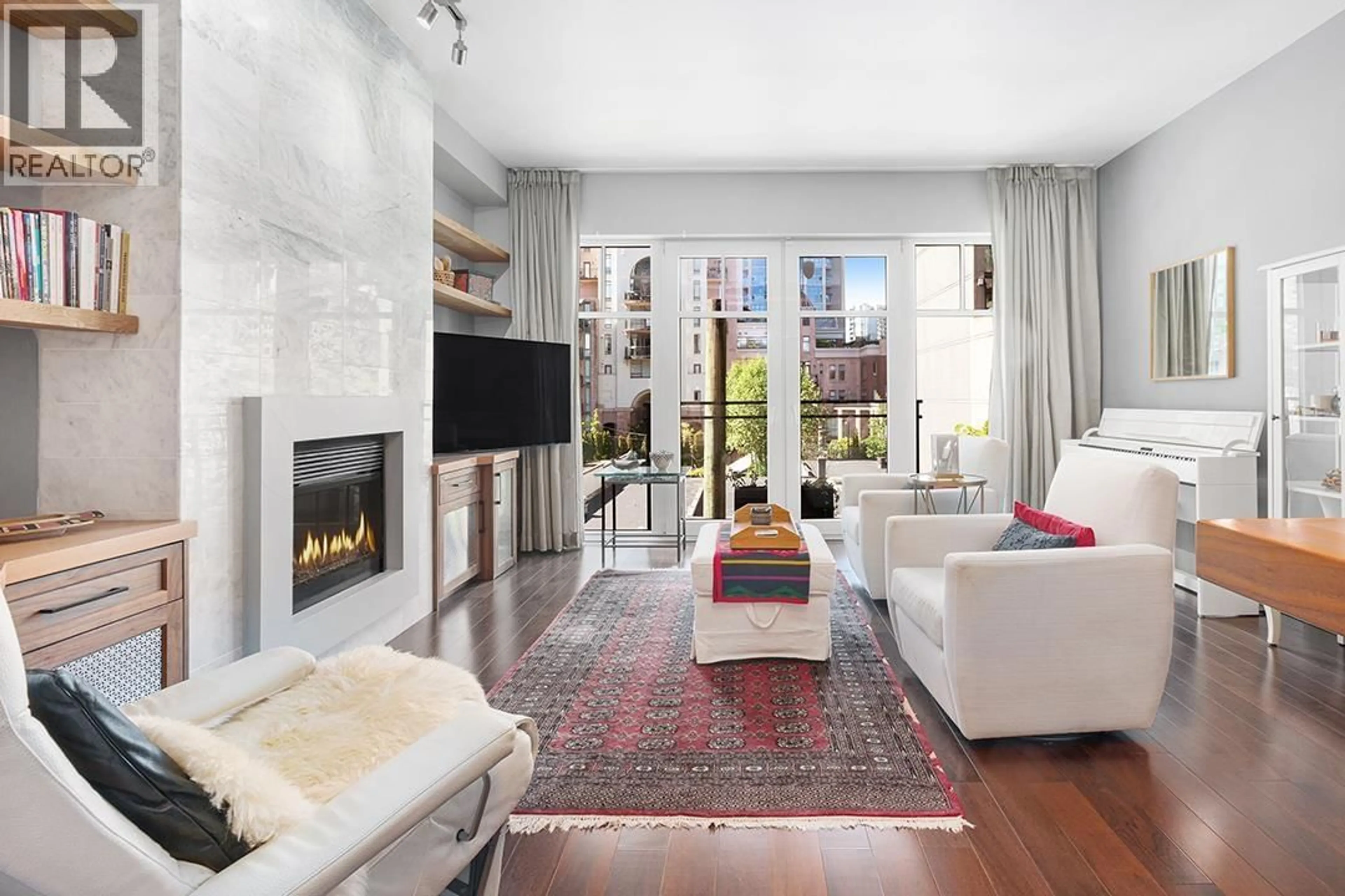 Living room with furniture, unknown for 411 - 1275 HAMILTON STREET, Vancouver British Columbia V6B1E2