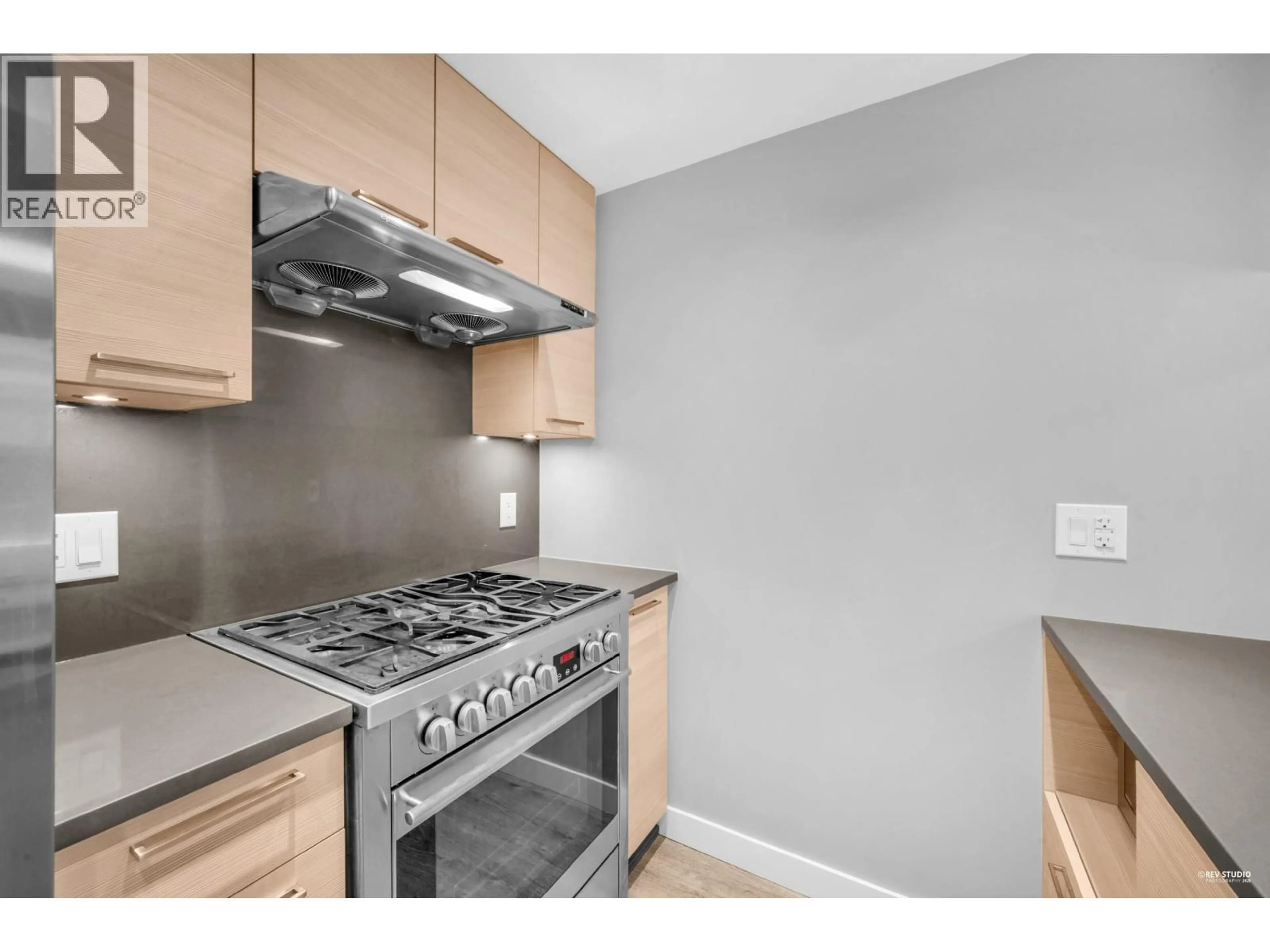 Standard kitchen, unknown for 619 - 6188 NO. 3 ROAD, Richmond British Columbia V6Y0J3