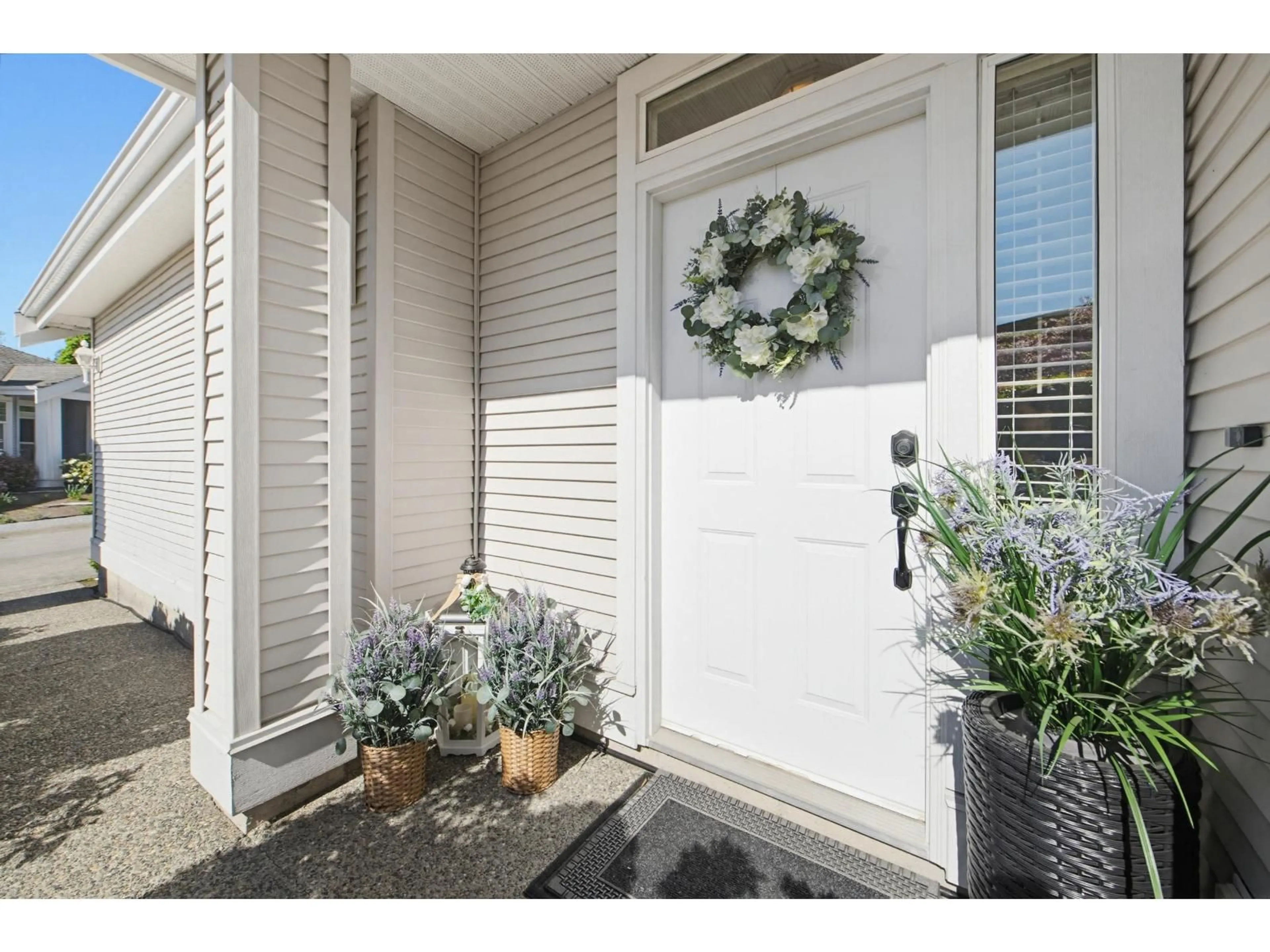 Indoor entryway for 21 - 20770 97B AVENUE, Langley British Columbia V1M3X9