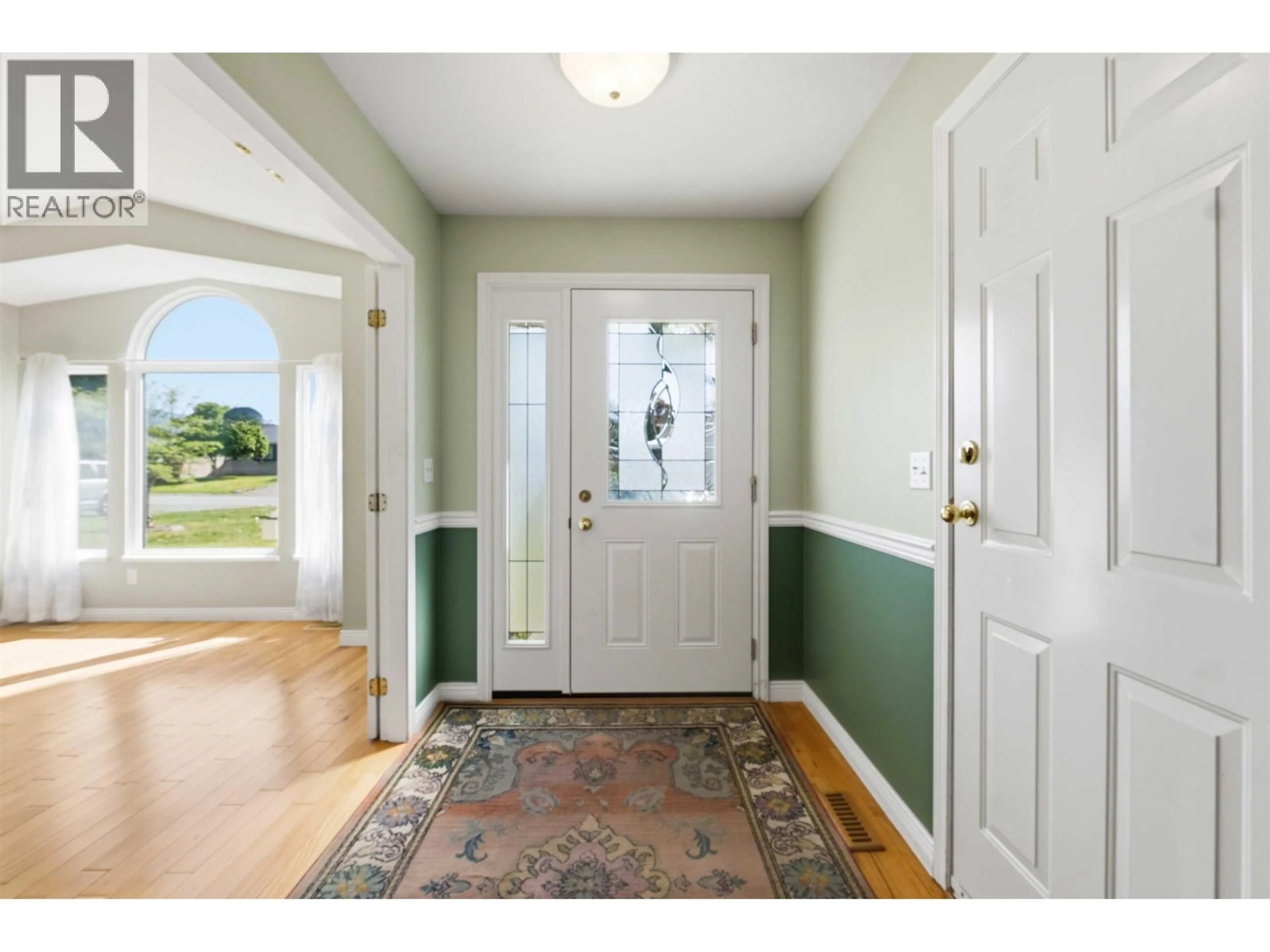 Indoor entryway for 11915 238A STREET, Maple Ridge British Columbia V4R2B2