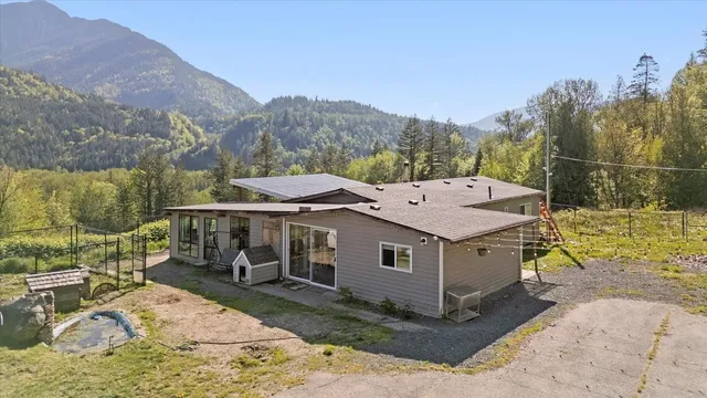 4495 HIRSCHMAN ROAD, Chilliwack 5