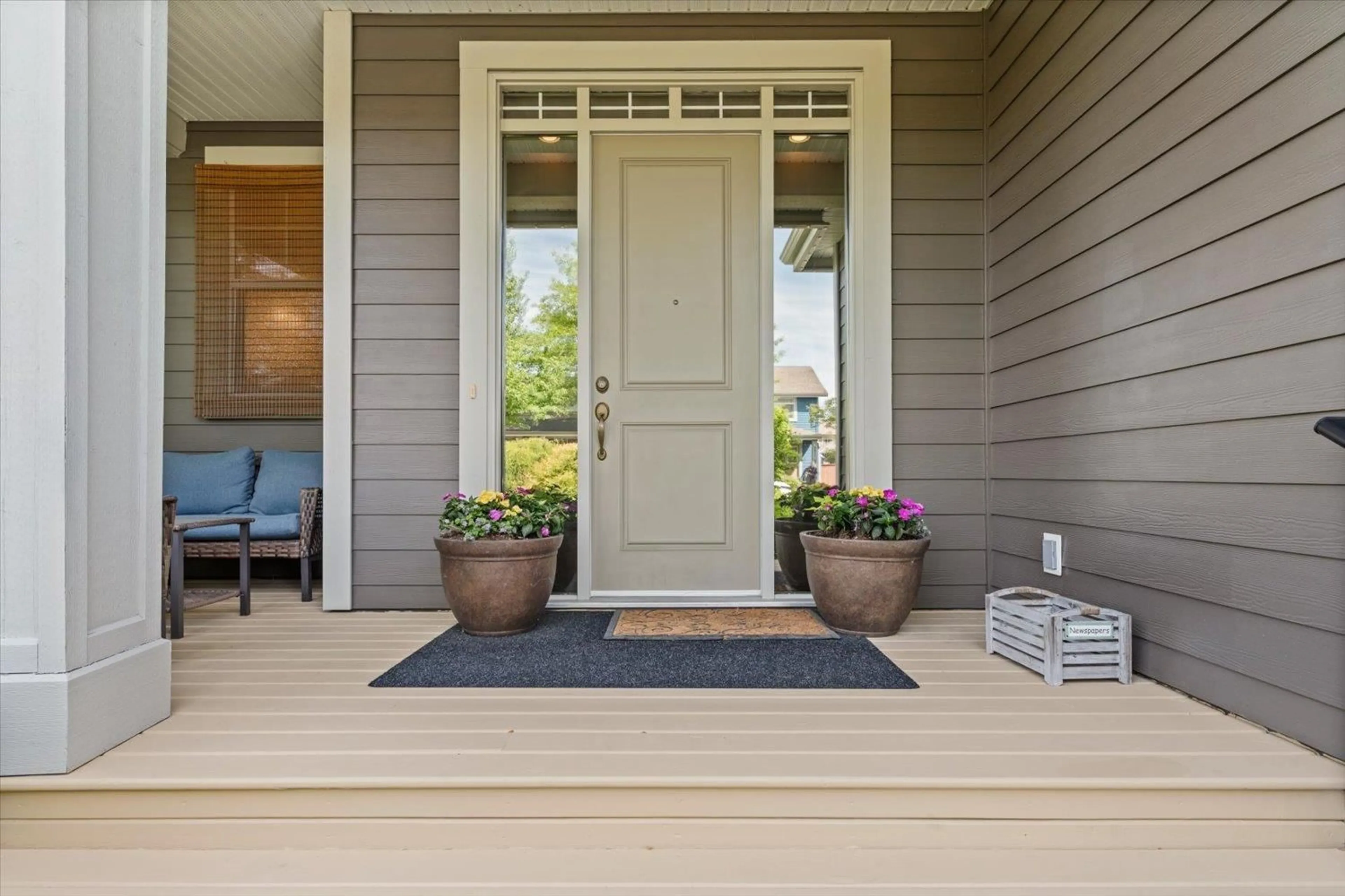 Home with vinyl exterior material, street for 5950 SAPPERS WAY, Chilliwack British Columbia V2R0H1