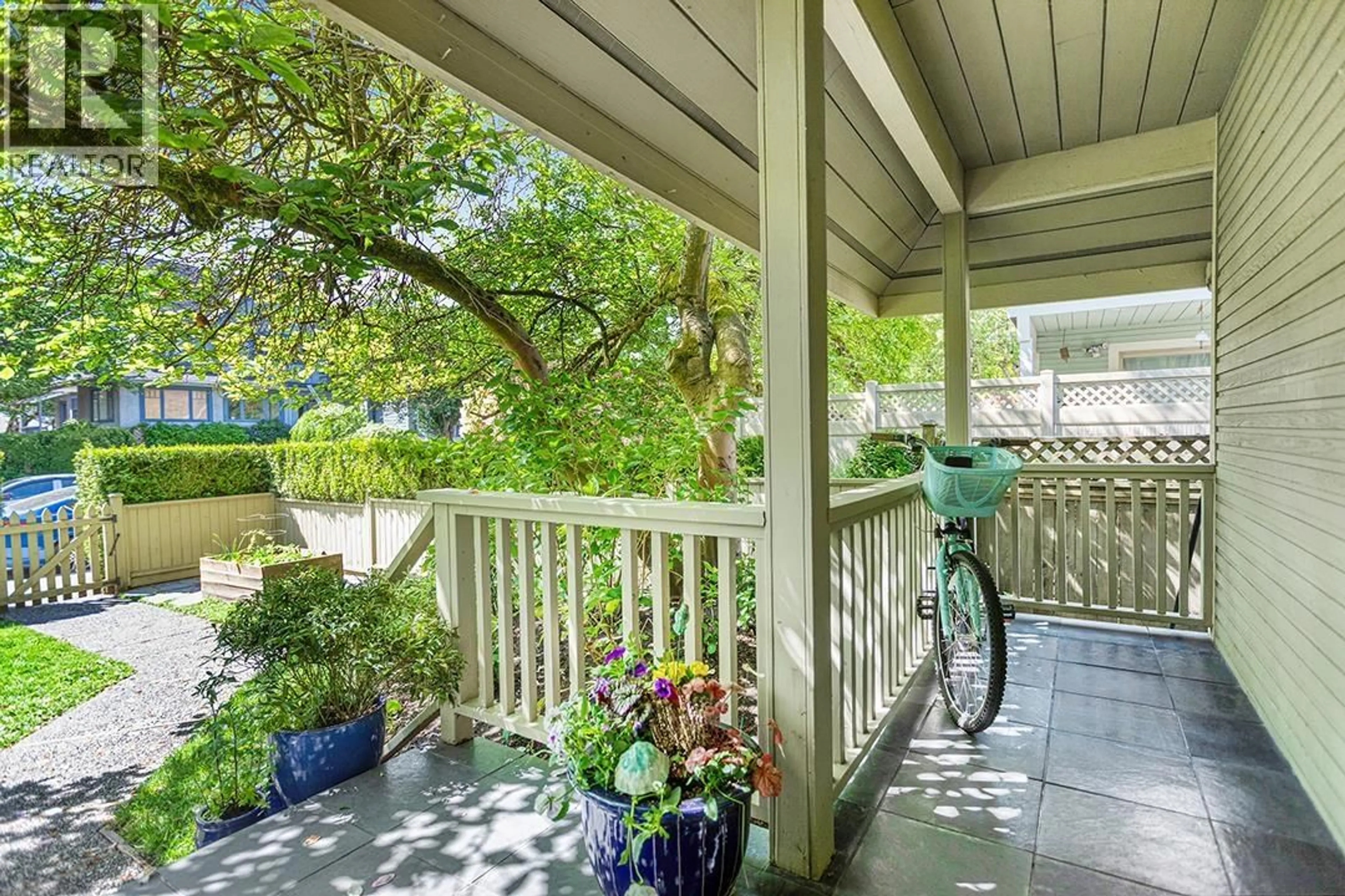 Patio, street for 805 14TH AVENUE, Vancouver British Columbia V5Z1R2