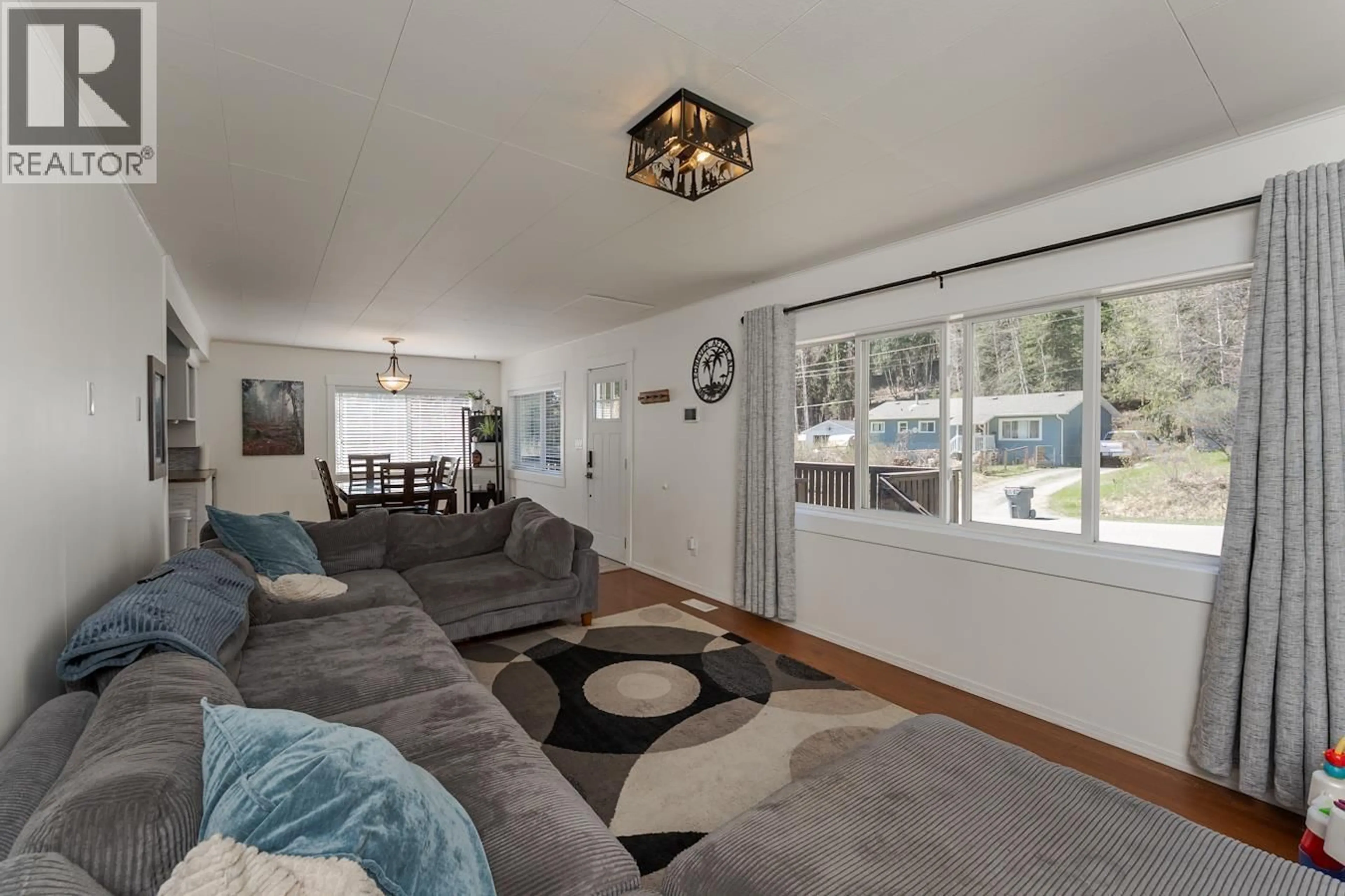 Living room with furniture, unknown for 2839 MINOTTI DRIVE, Prince George British Columbia V2K1T5