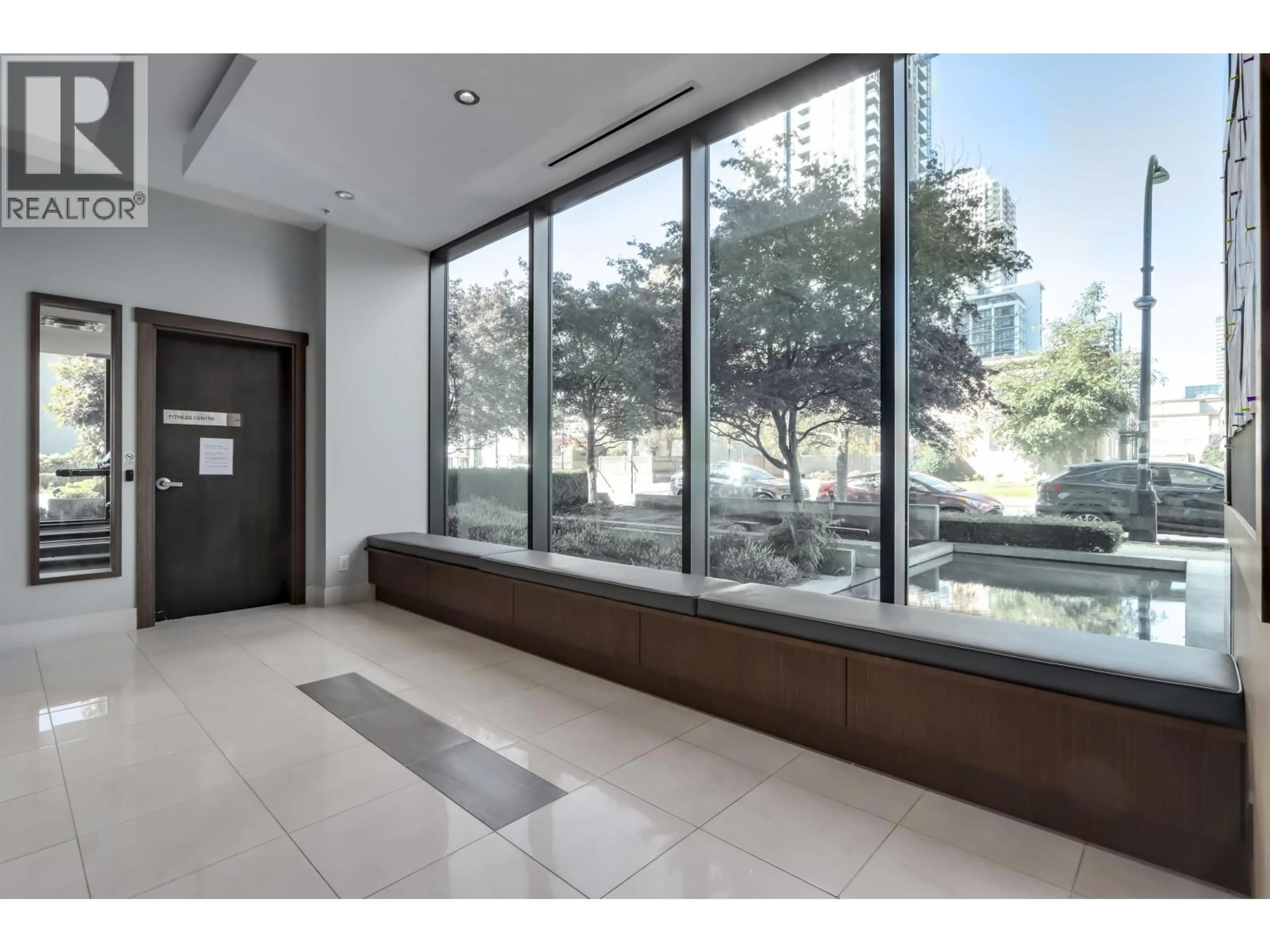 Indoor foyer for 802 - 6658 DOW AVENUE, Burnaby British Columbia V5H0C7