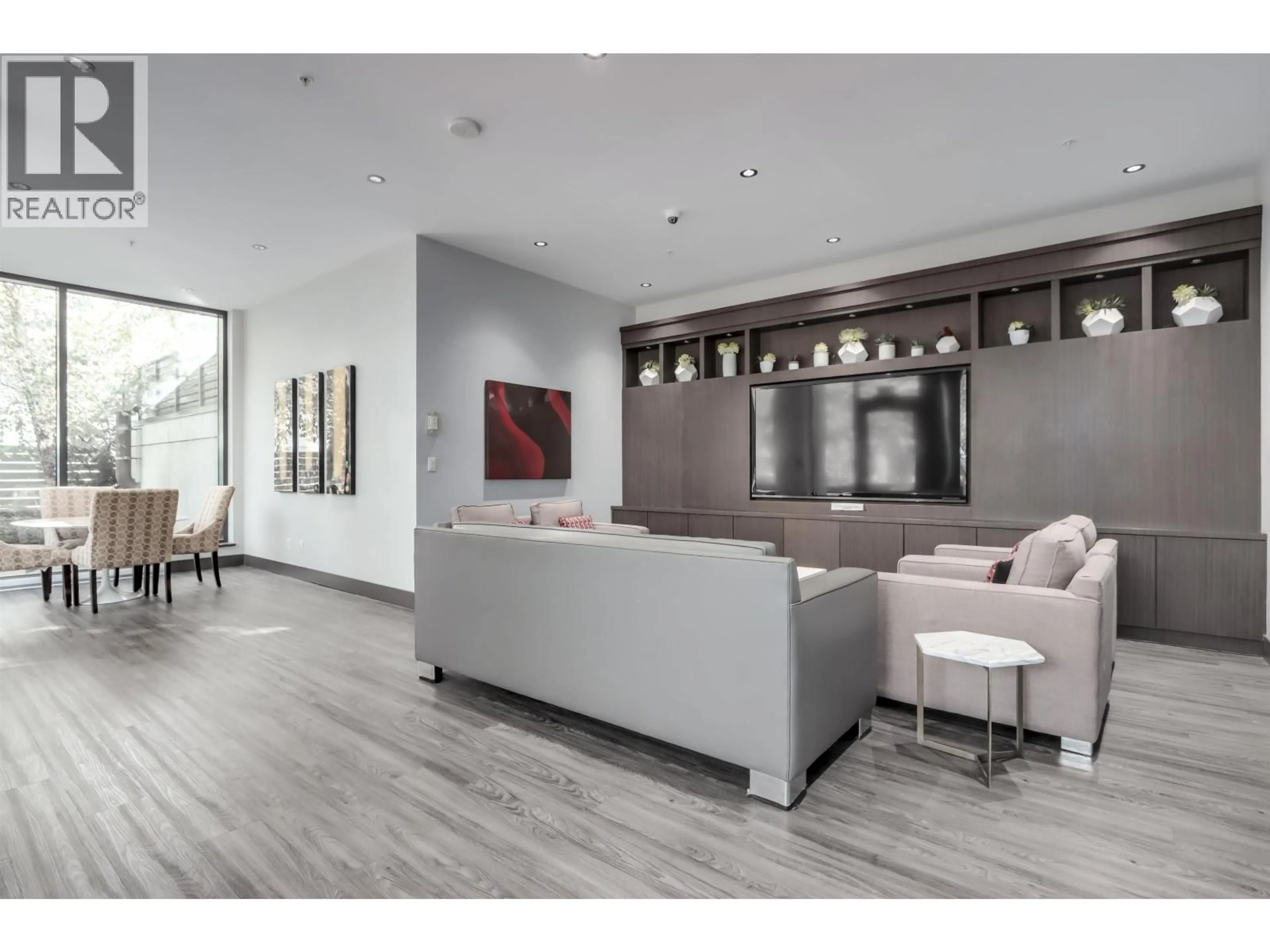 Living room with furniture, unknown for 802 - 6658 DOW AVENUE, Burnaby British Columbia V5H0C7