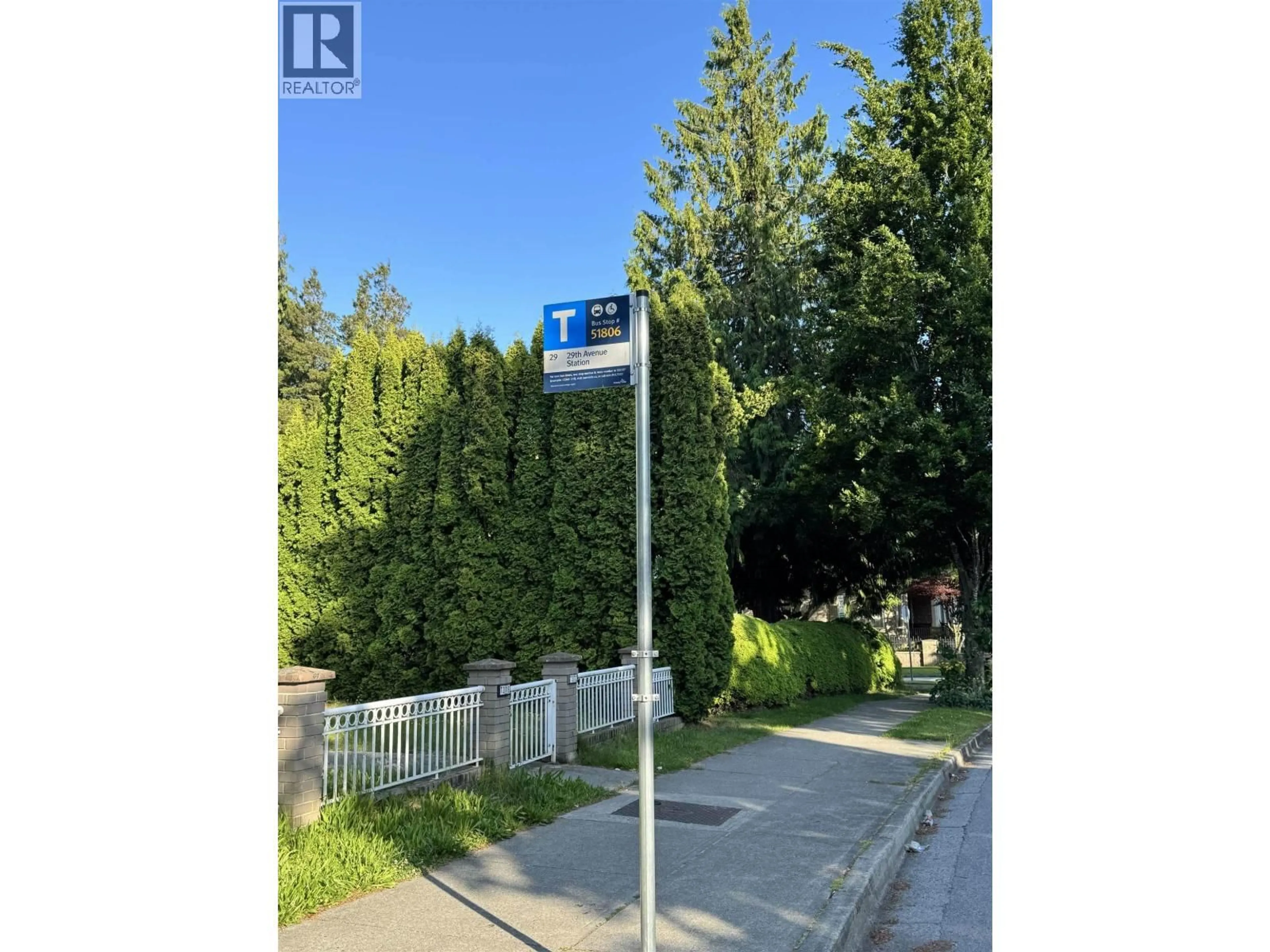 Parking for 2511 UPLAND DRIVE, Vancouver British Columbia V5S2B6